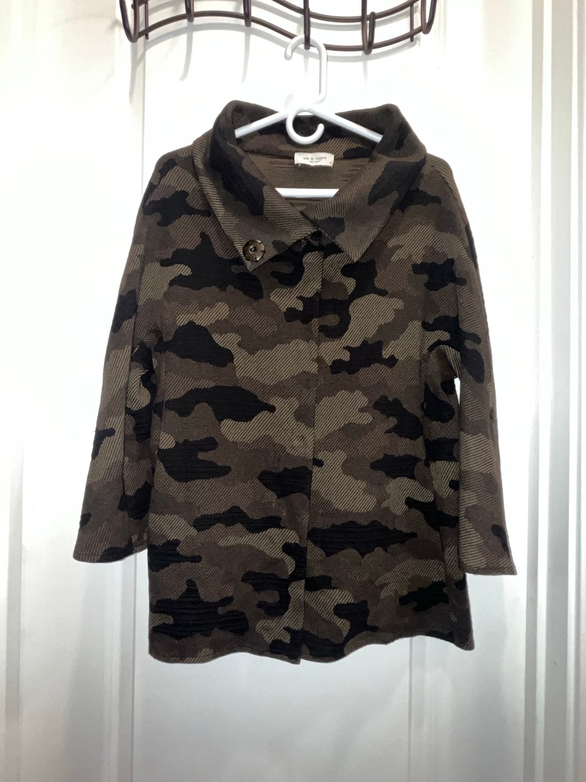 Lola & Sophie women’s camouflage snap button sweater