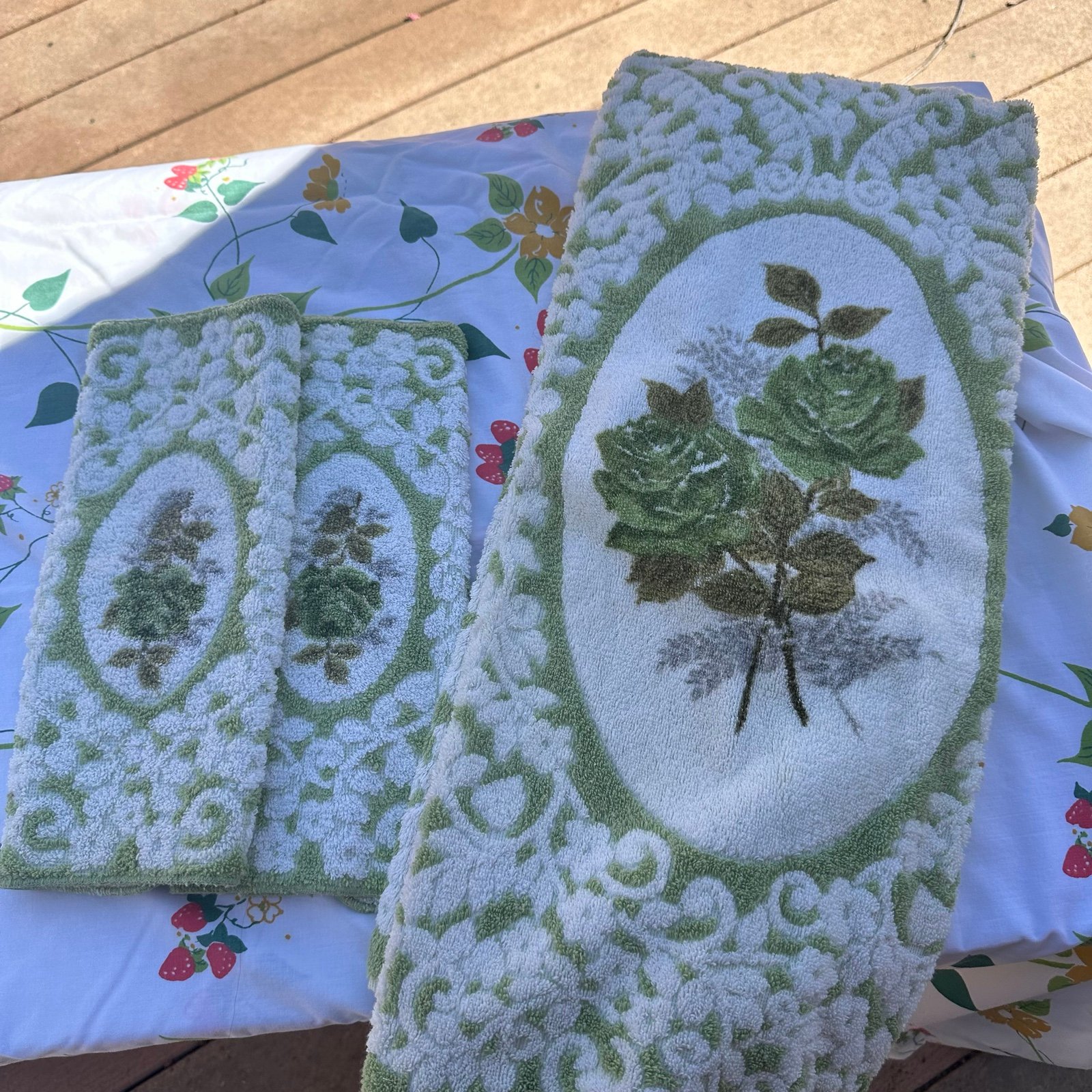 Vintage MCM Cannon Royal Family Towel Set