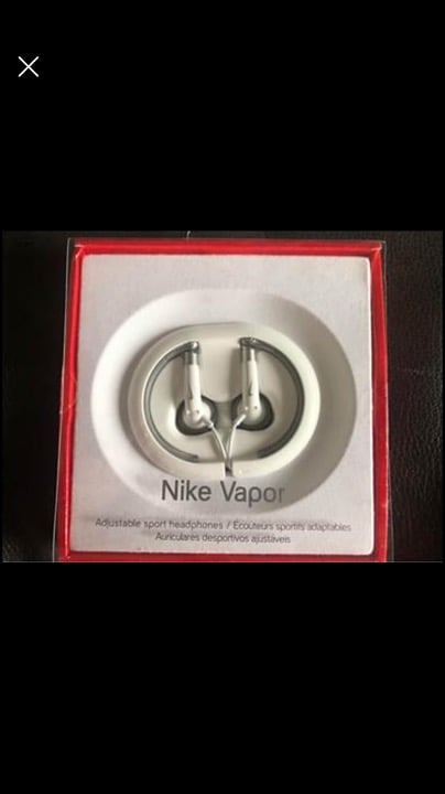 Nike vapor adjustable sport headphones AC1972 101 White New As Pictured