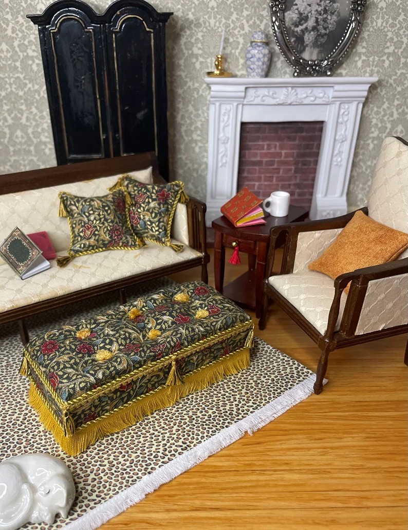 William Morris Style Long Ottoman and Pillows Set