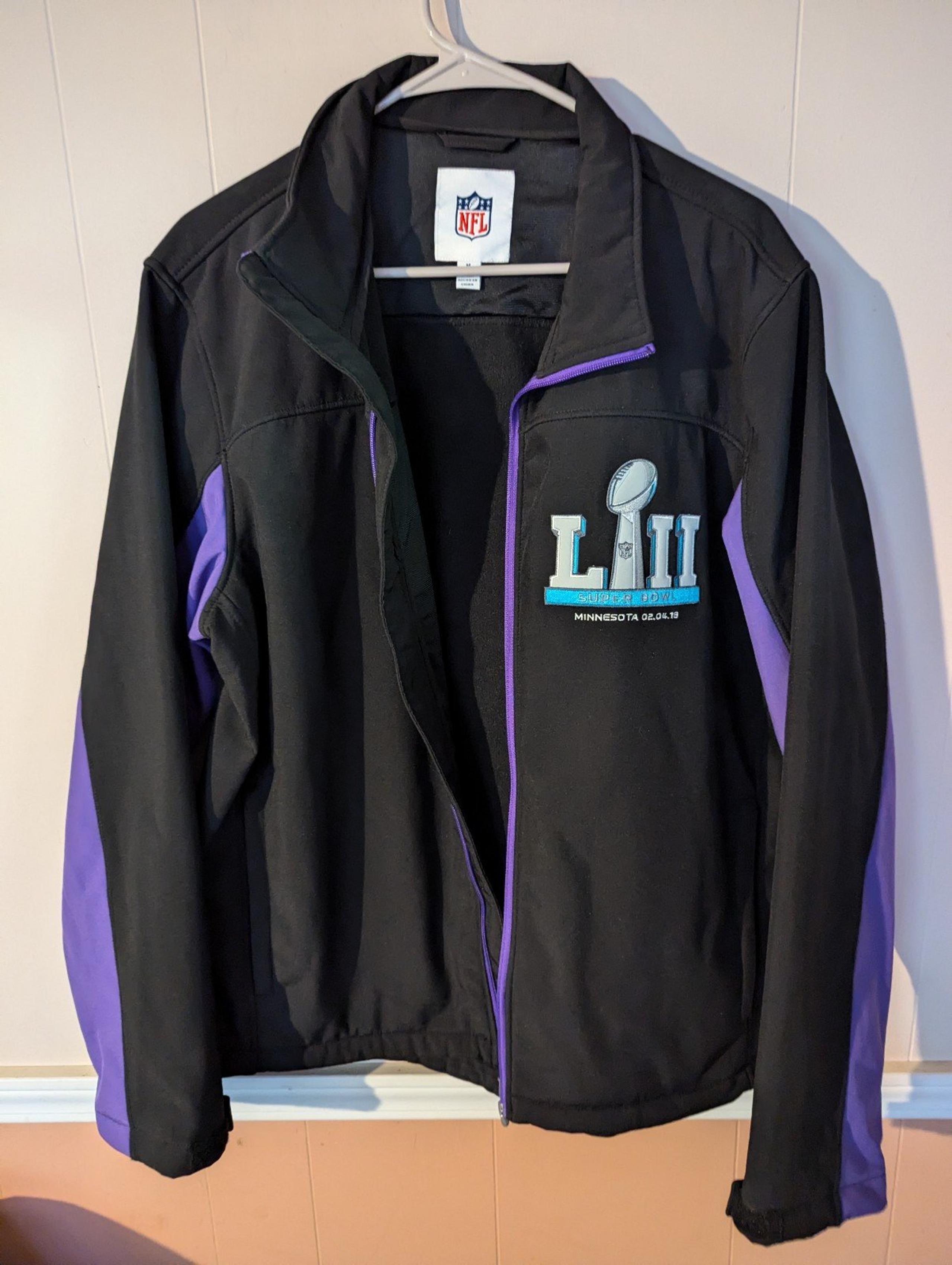 SUPER BOWL 52 Size M Men's Blue JACKET NFL LII Black and Purple