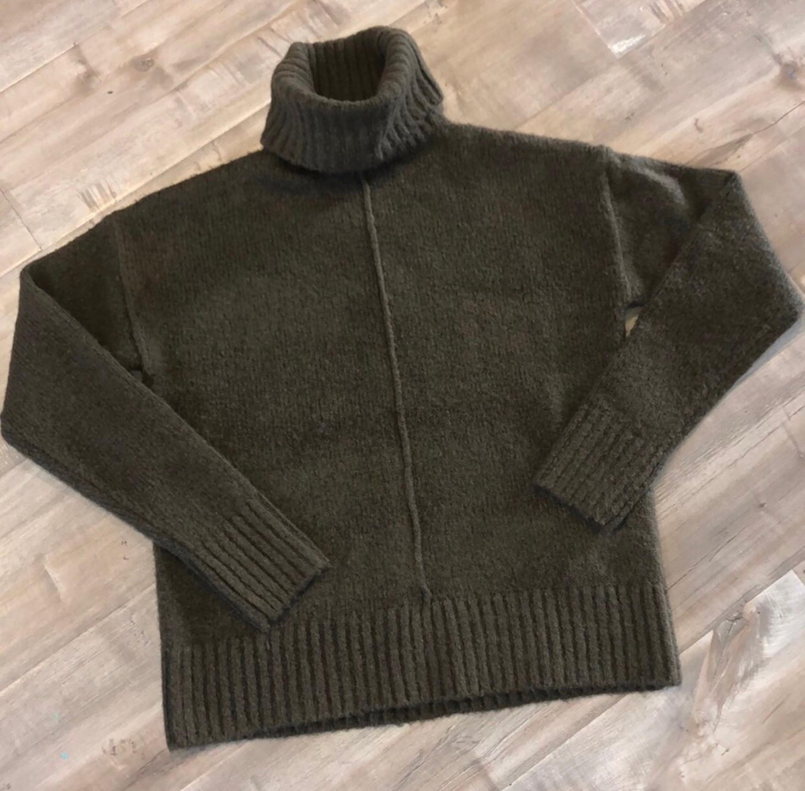 NWOT Forever 21 turtleneck sweater S