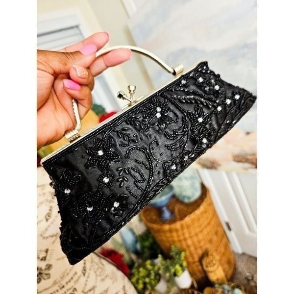 VTG Black Satin Embroidered Sequins Detail Clasp Statement Clutch.
