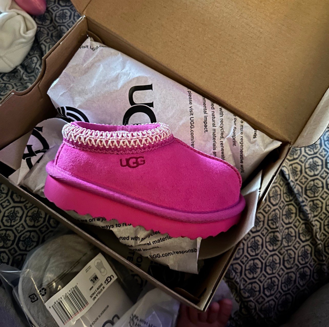 Toddler Tasman pink Uggs size 6c