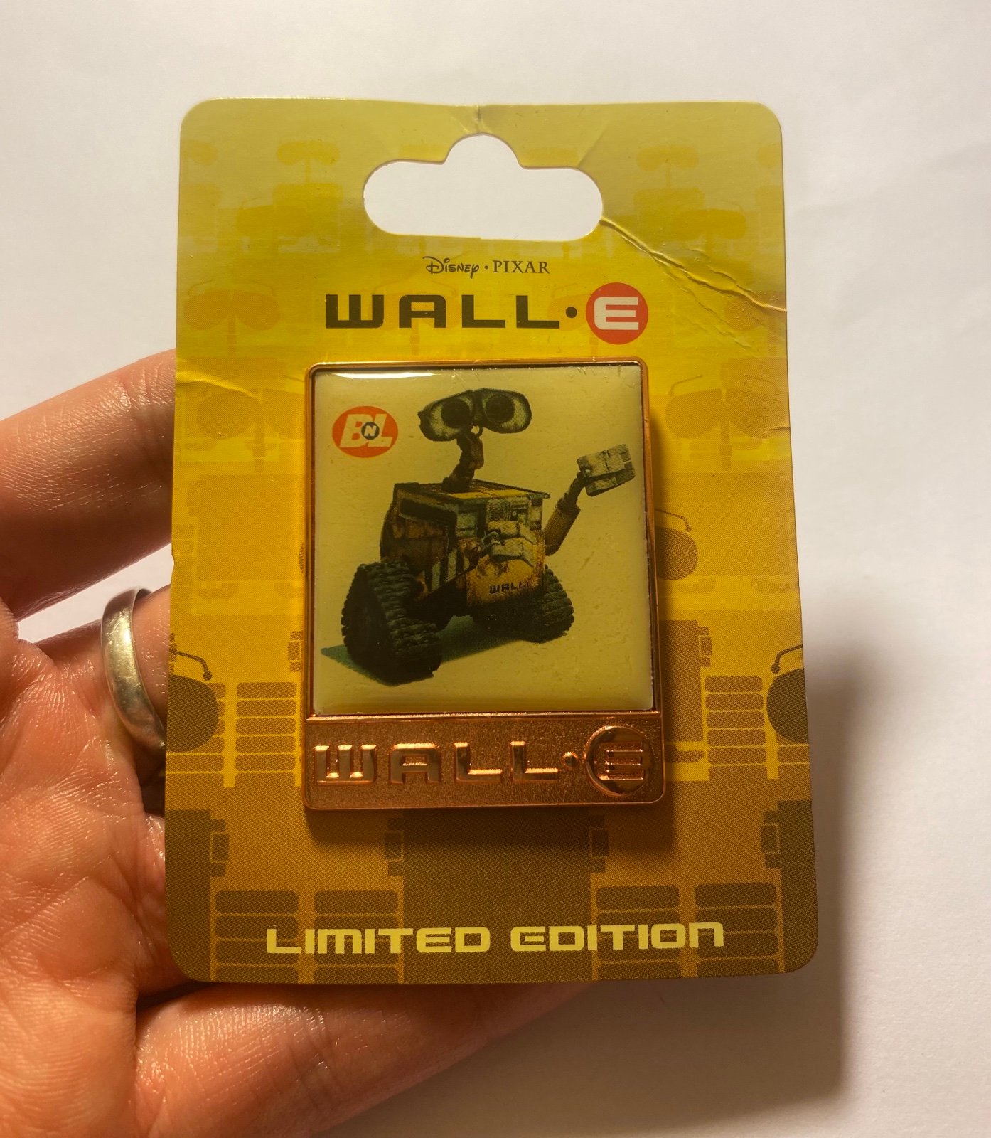 WALLE DISNEY PIN