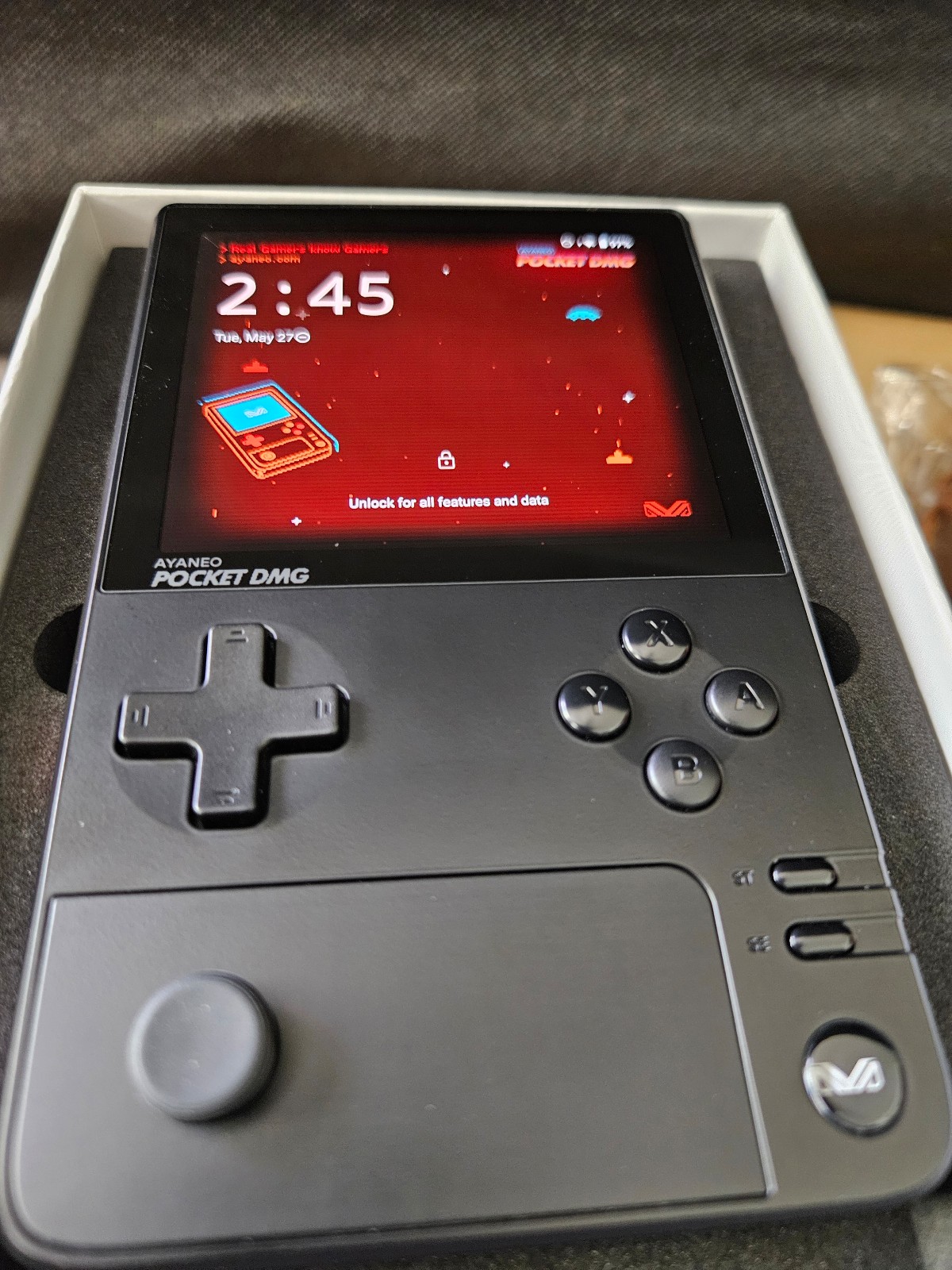 Ayaneo Pocket DMG 12GB RAM/256GB SSD (Arctic Black) w limited carrying case