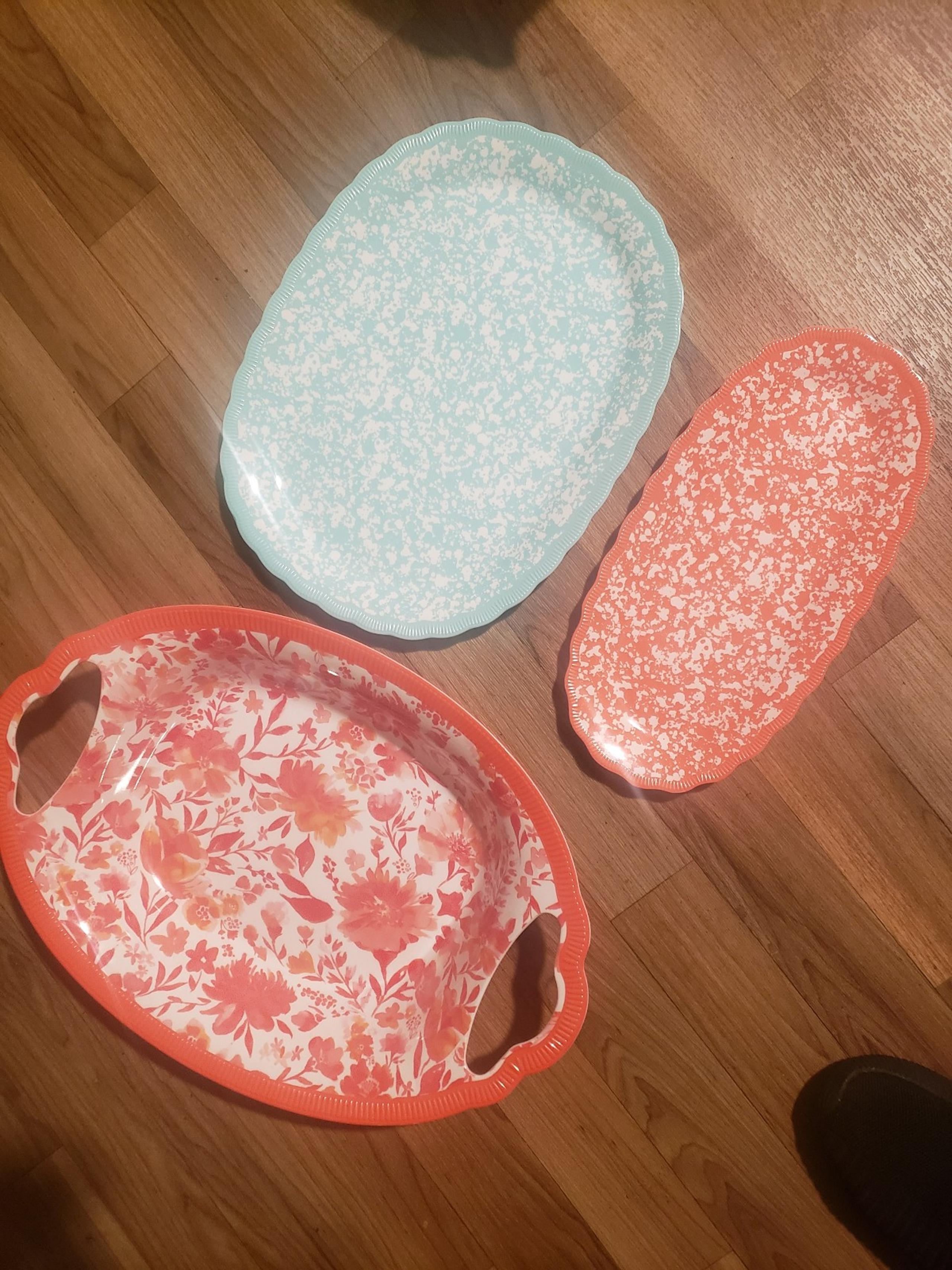 Pioneer woman  serving platters & bowl
