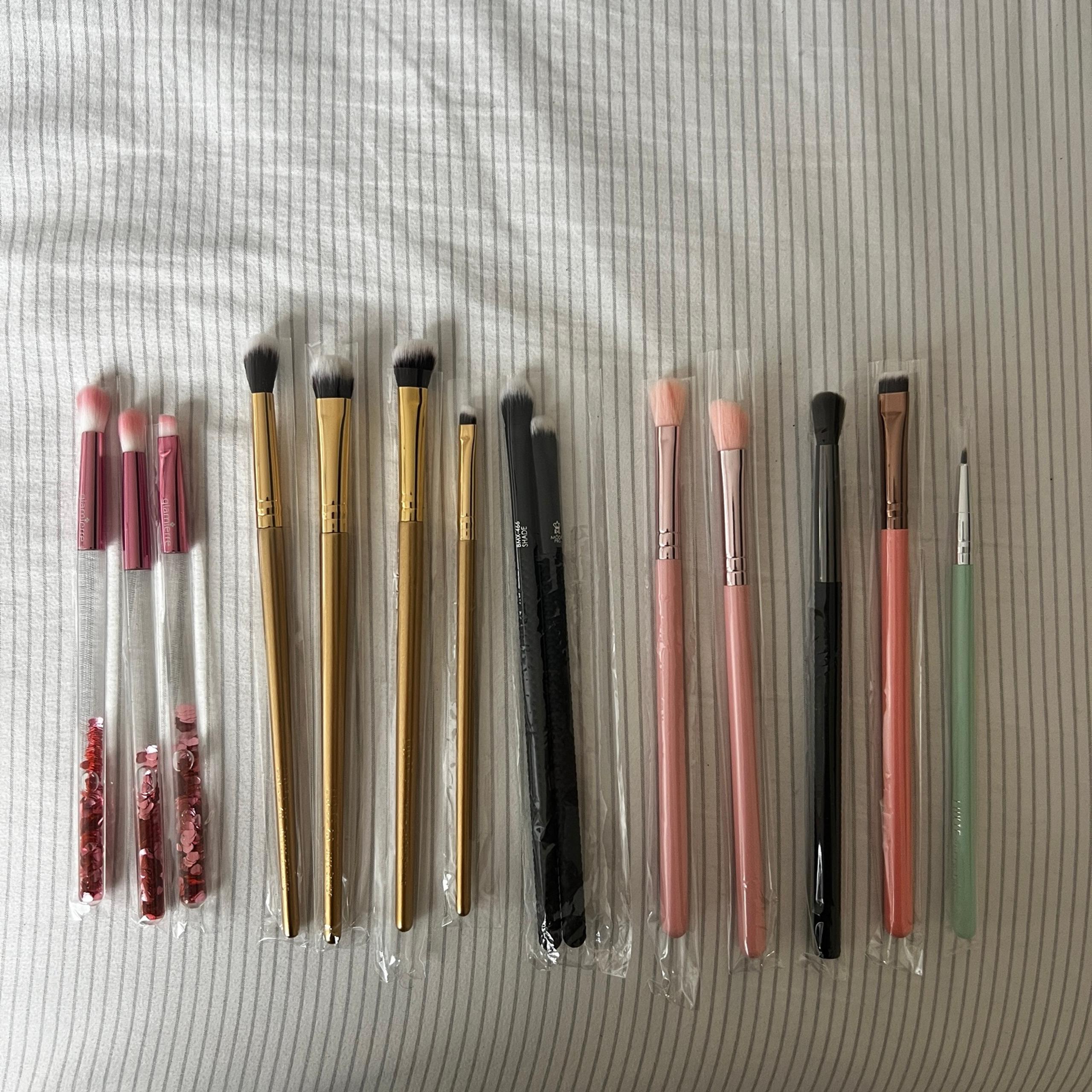 New eye makeup brushes bundle