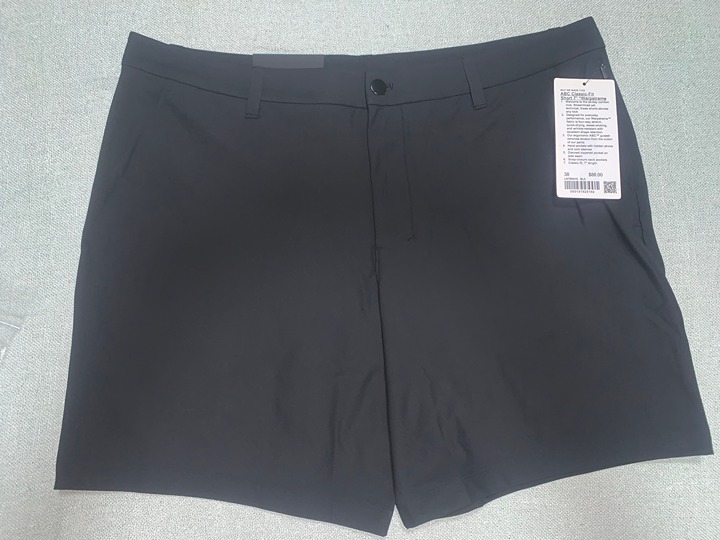 Lululemon NWT ABC Classic-Fit Short 7 Warpstreme 38 Black