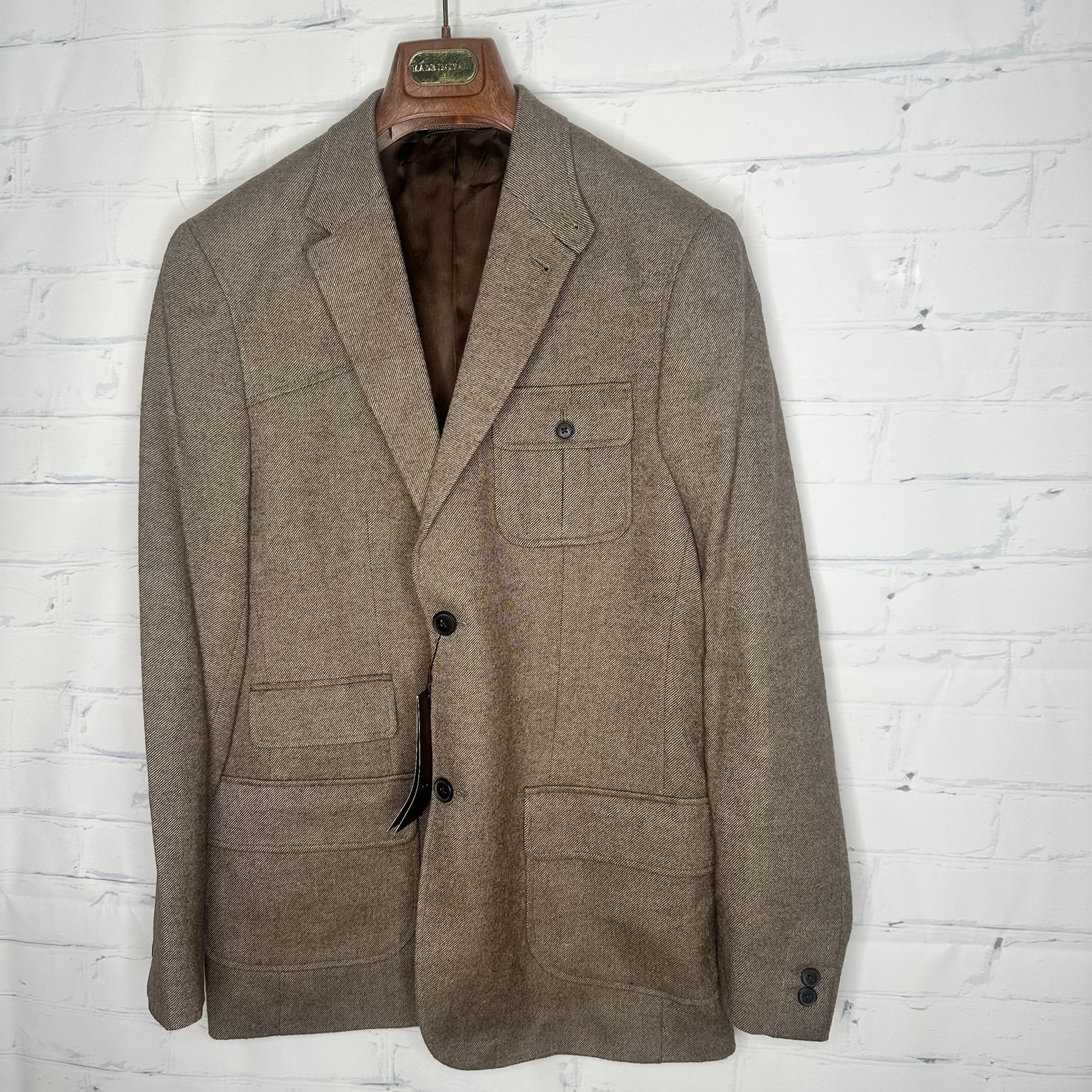 Perry Ellis size 42 men’s jacket - brand new with tags!