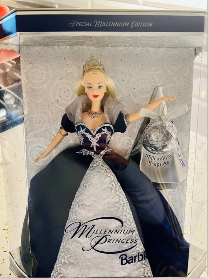NEW IN BOX Collectible Millennium Princess Barbie Special Edition! 24154)