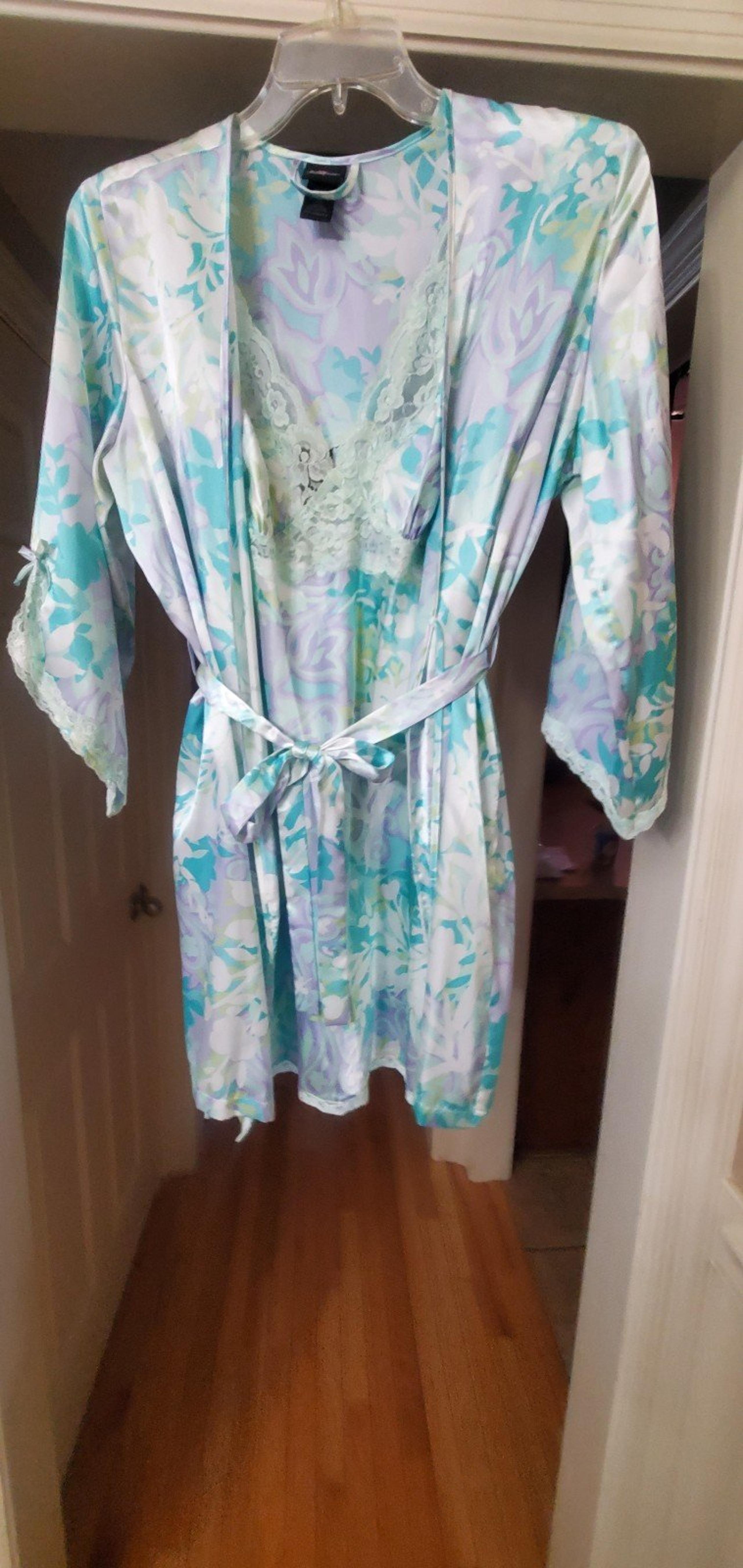 Women's Secret Treasures Robe and Gown Set