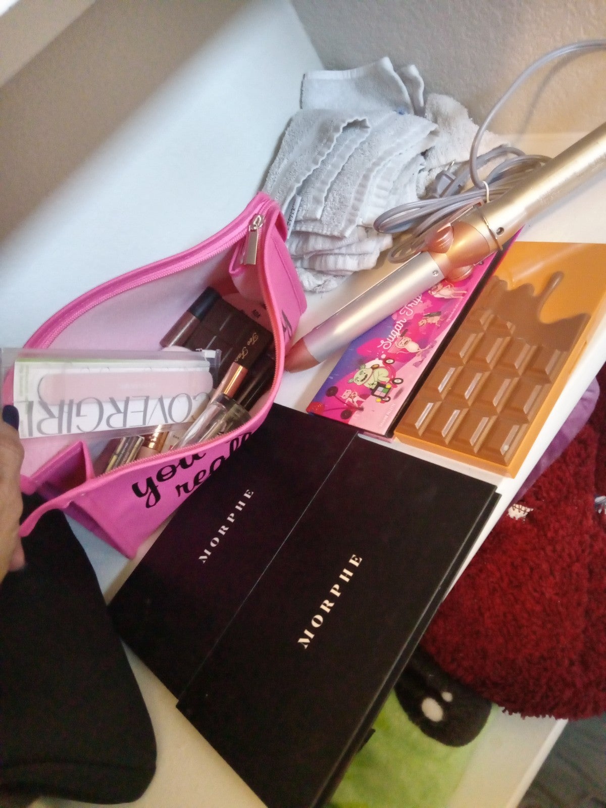 Beauty bundle: Morphe makeup palettes, Conair curling iron, assorted lux makeup