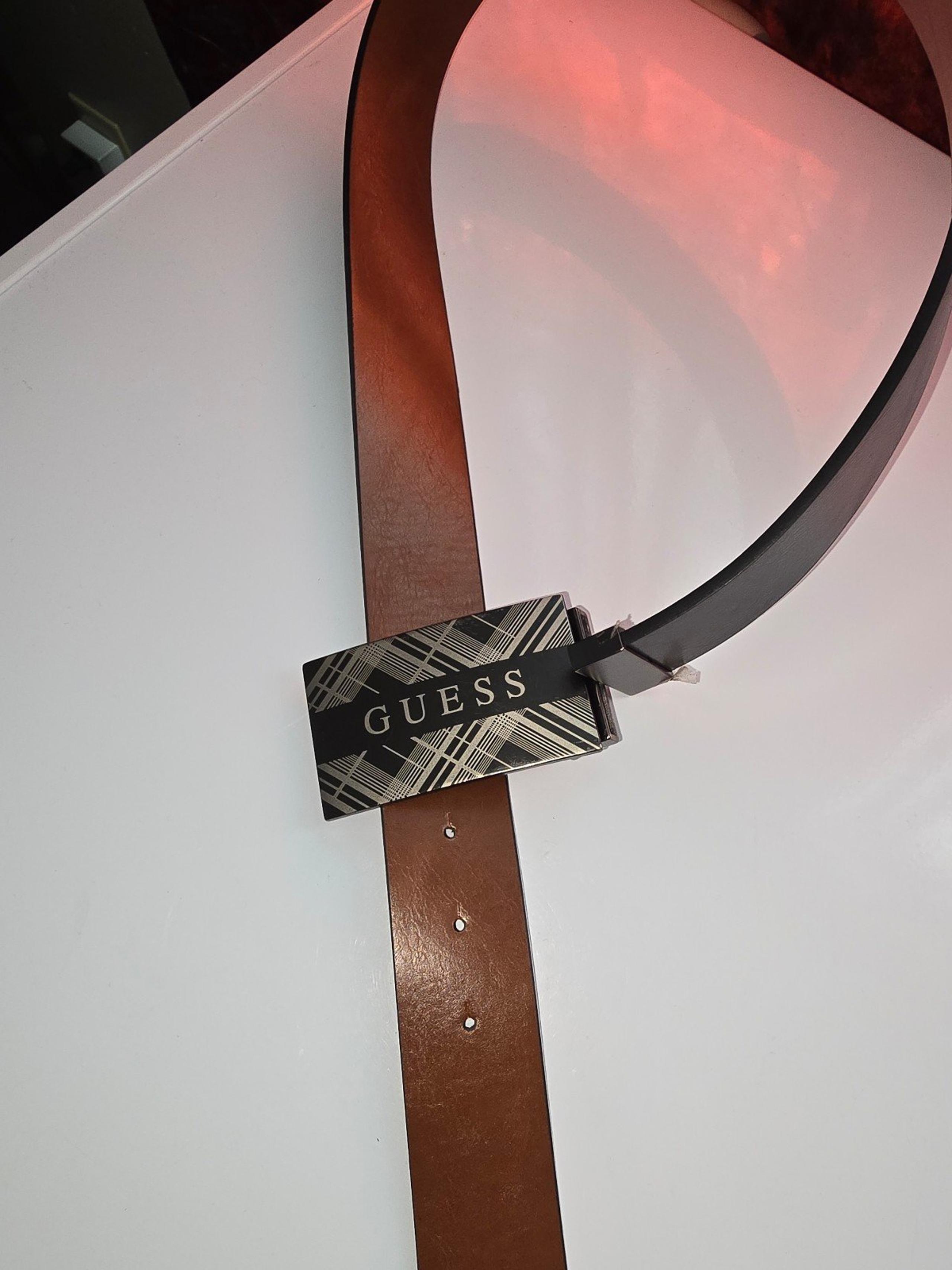 Men's 28 inch Reversible Guess Belt
