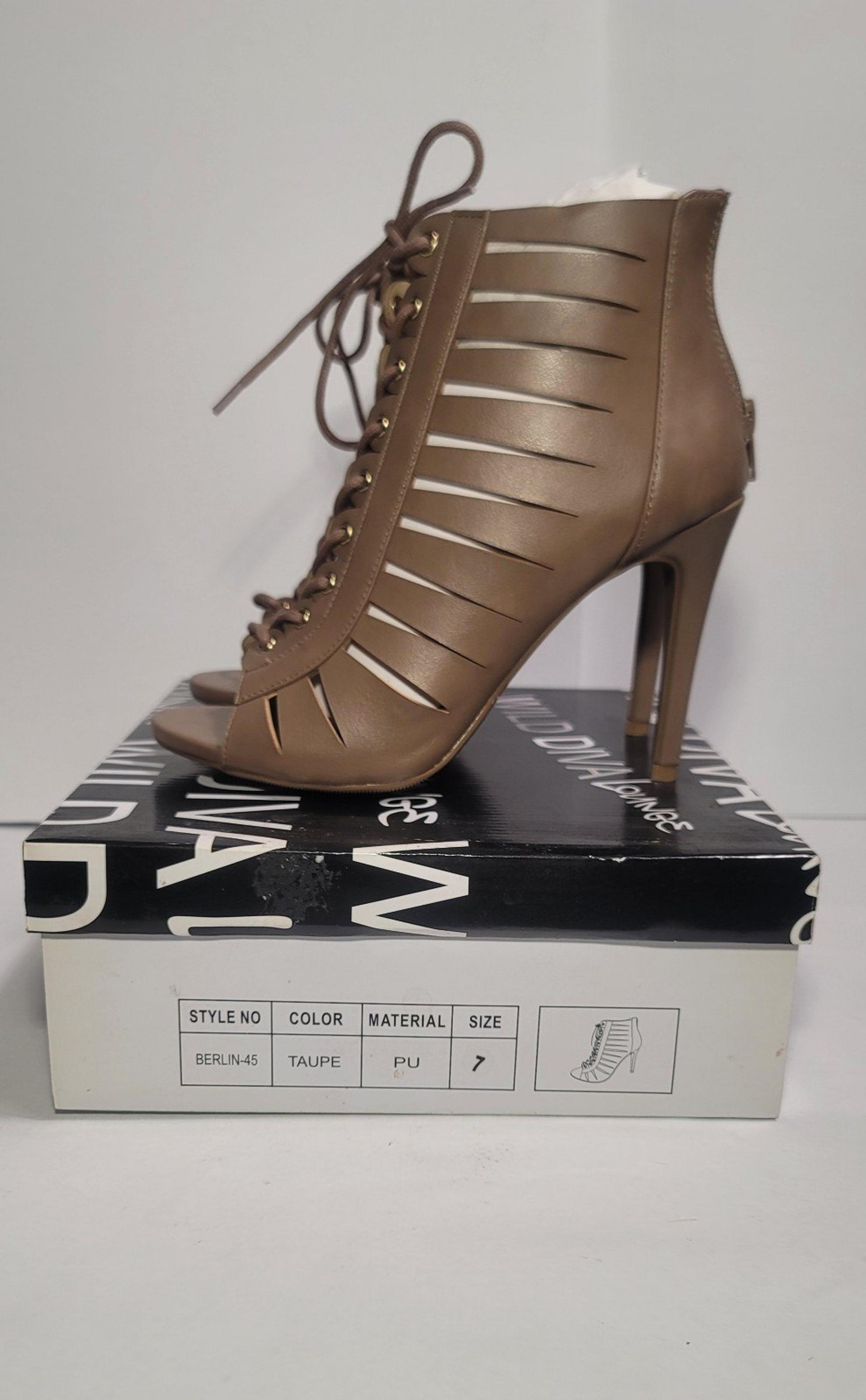Wild Diva Sandle Stiletto Lace Up Slits Peep Toe Women's Sz 7 Taupe Berlin-45