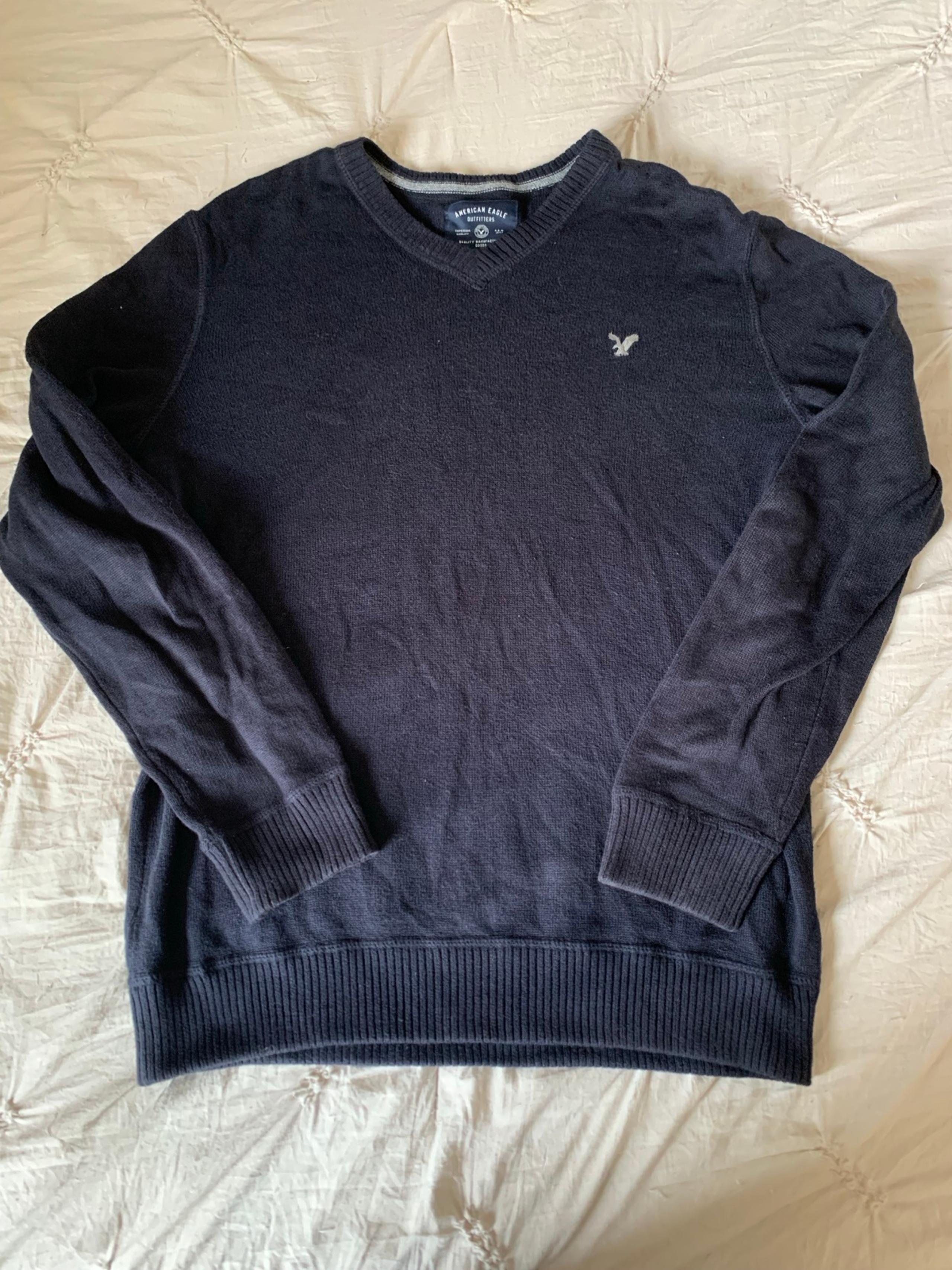V-Neck sweater, men’s medium - American Eagle