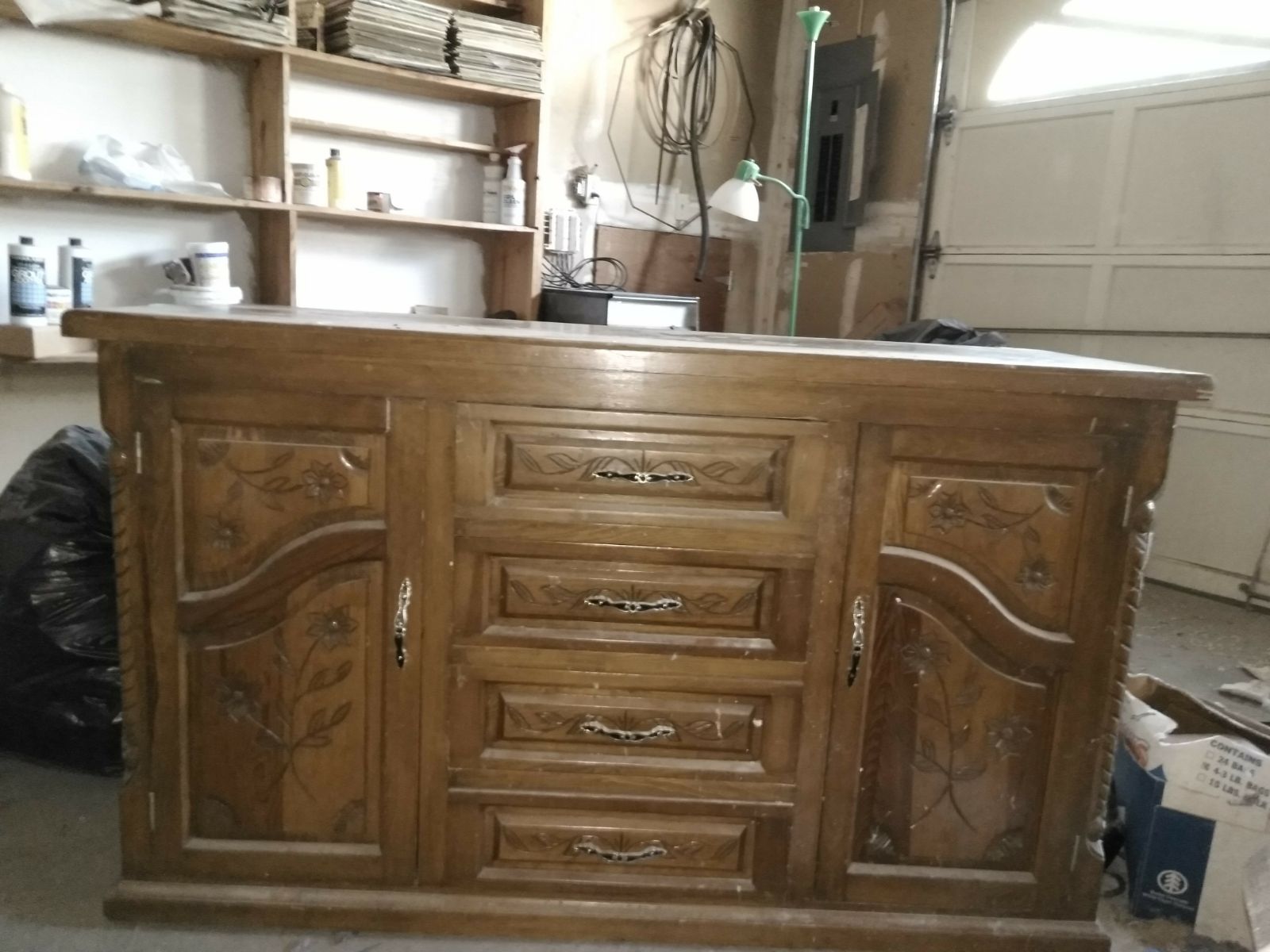 2 door w/4 drawer dresser