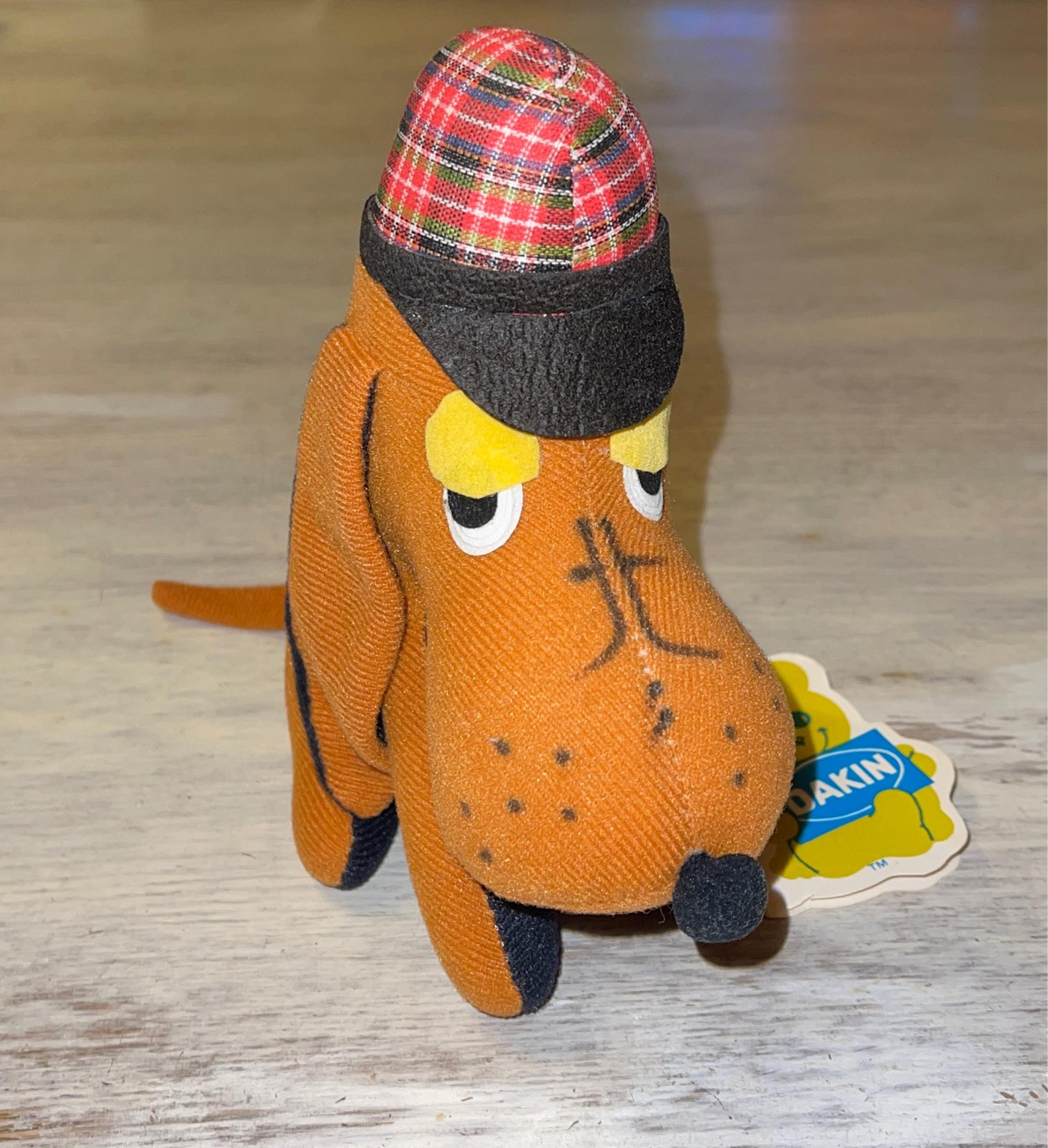 New Old Stock Vintage Dream Pets Buckshot Hound Dog with Plaid Hat Plush Dakin