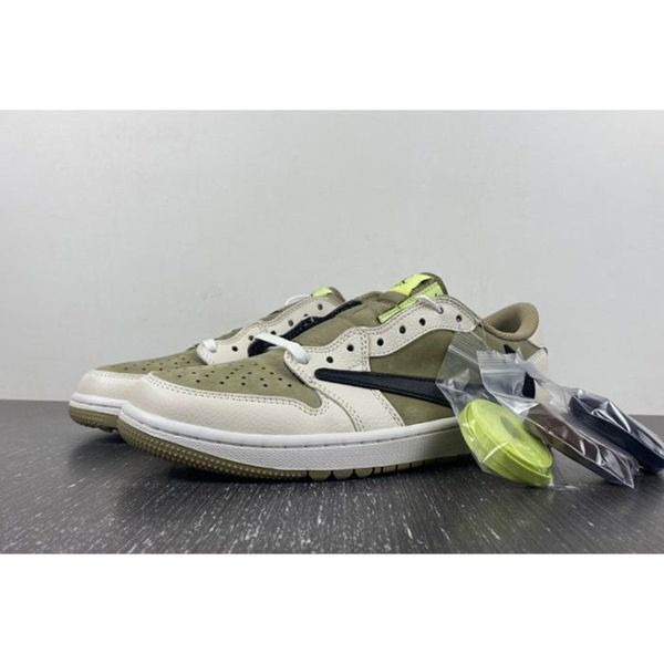Travis Scott x Air Jordan 1 Low Golf FZ3124-200 Size 8 Men’s