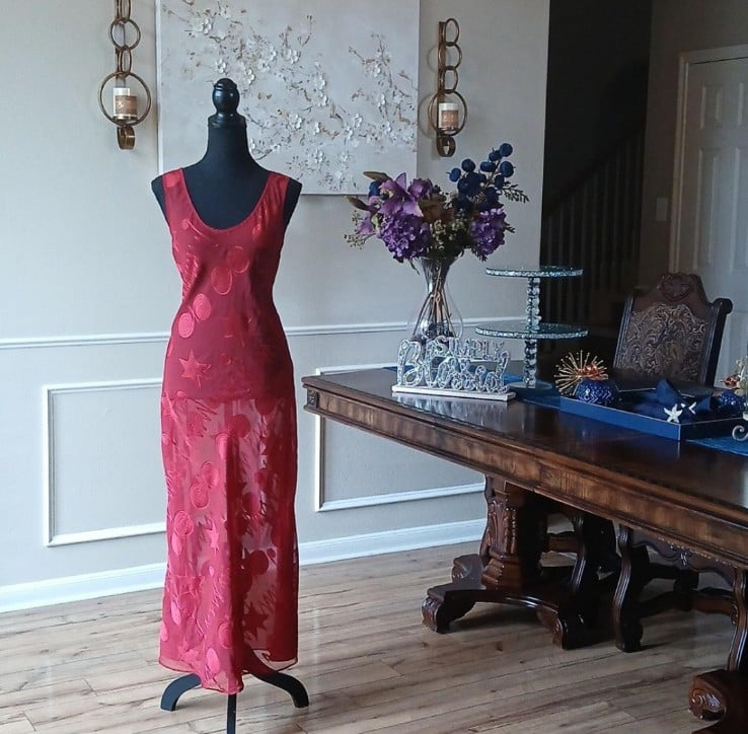 Victoria's Secret Beautiful Gold Label Red Floor-length Nightgown. Size S