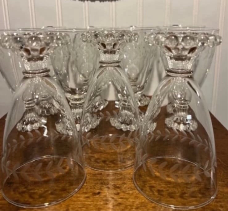 Set of 11 Beautiful Etched Vintage Glass Boopie Base 9oz Cocktail Glasses