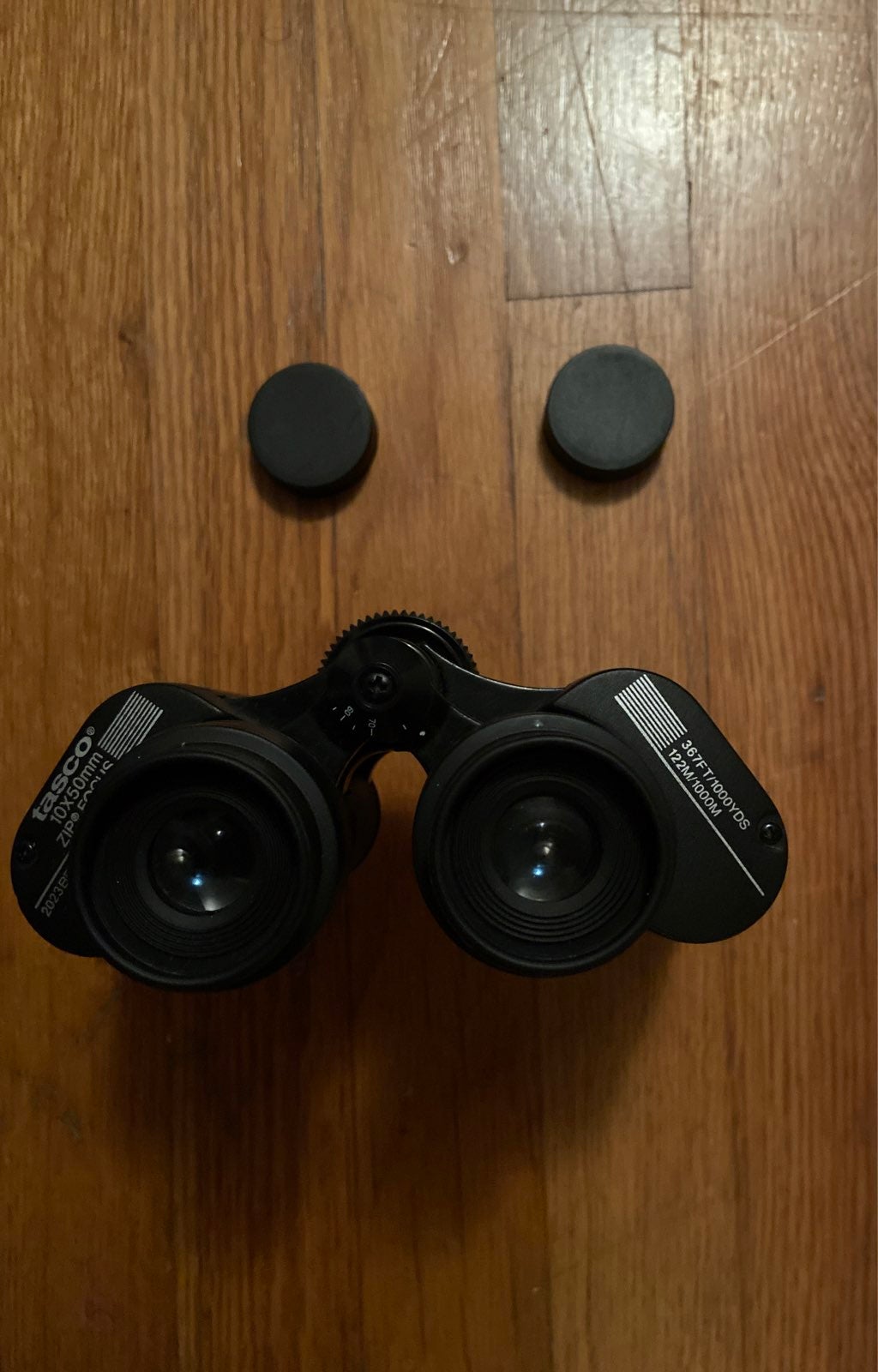 binoculars with Adjusttable Focus .