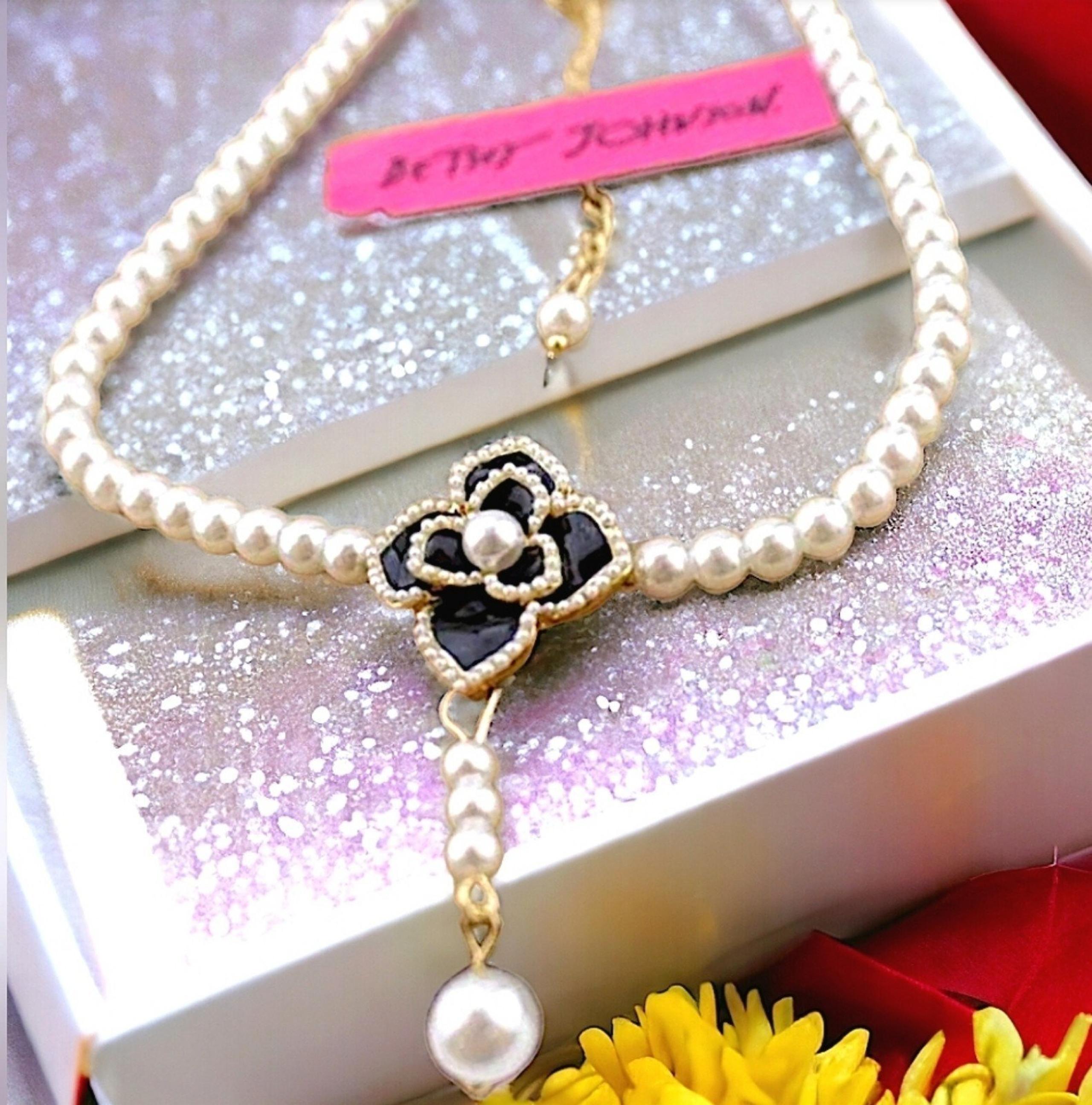 #1903 Gold-plated black flower pearl necklace BOGO