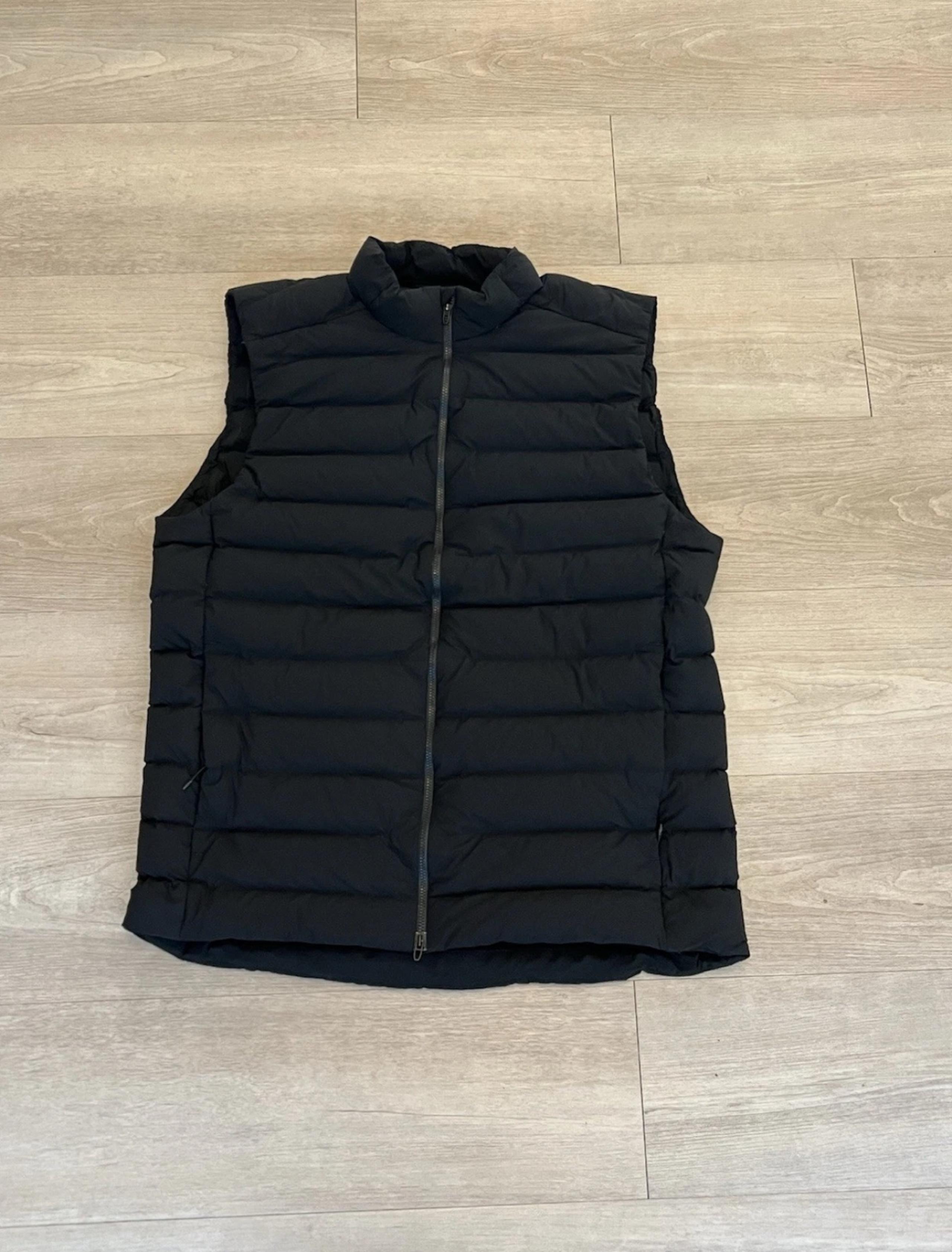 Lululemon Black Navigation Stretch Goose Down Puffer Vest 
Men's Size L