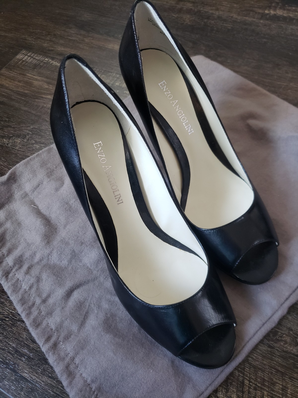 Enzo Angiolini size 6.5 Pumps