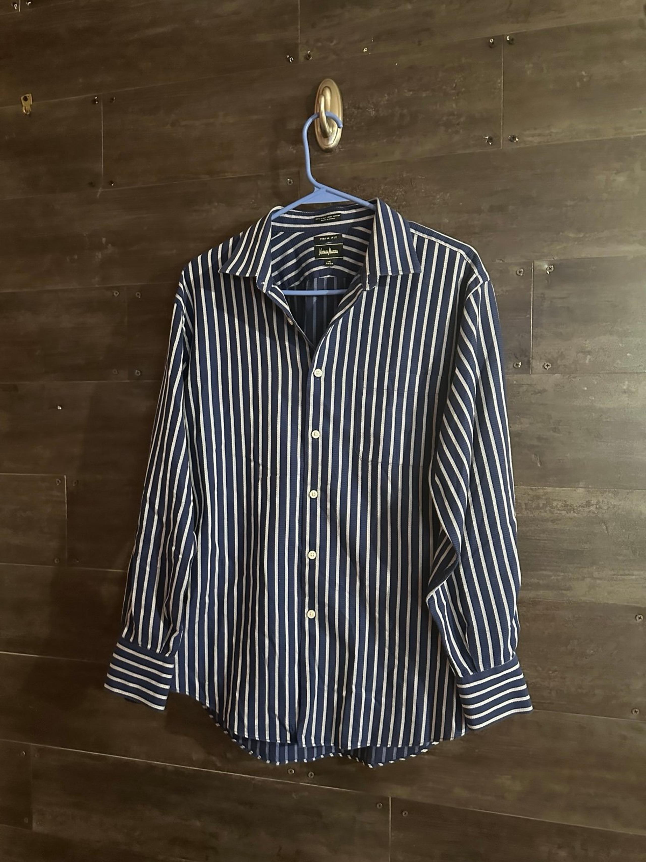 Neiman Marcus Button Up Down Shirt Men's L Long Sleeve Blue White Stripe Cotton
