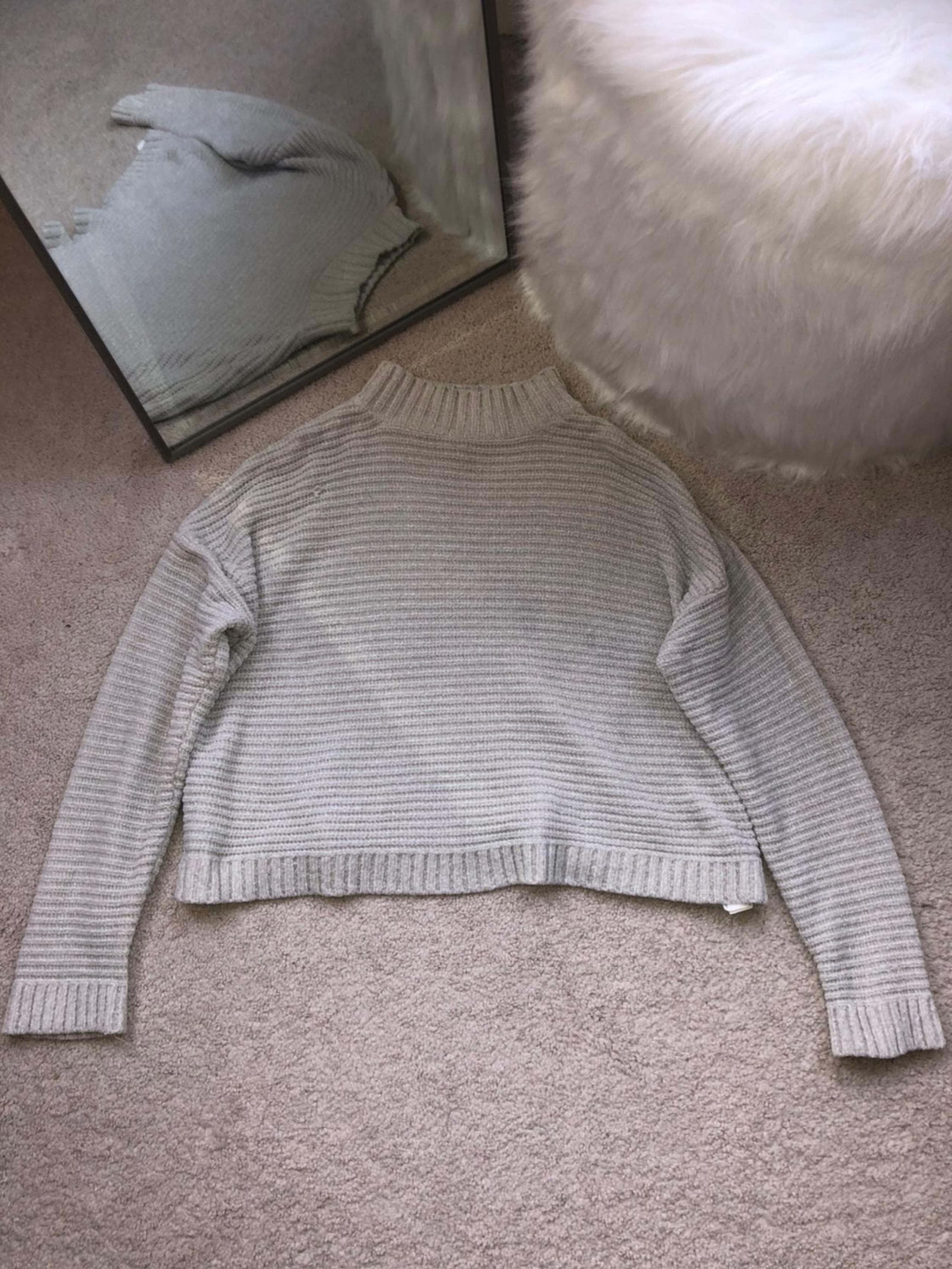 FOREVER 21 turtleneck sweater