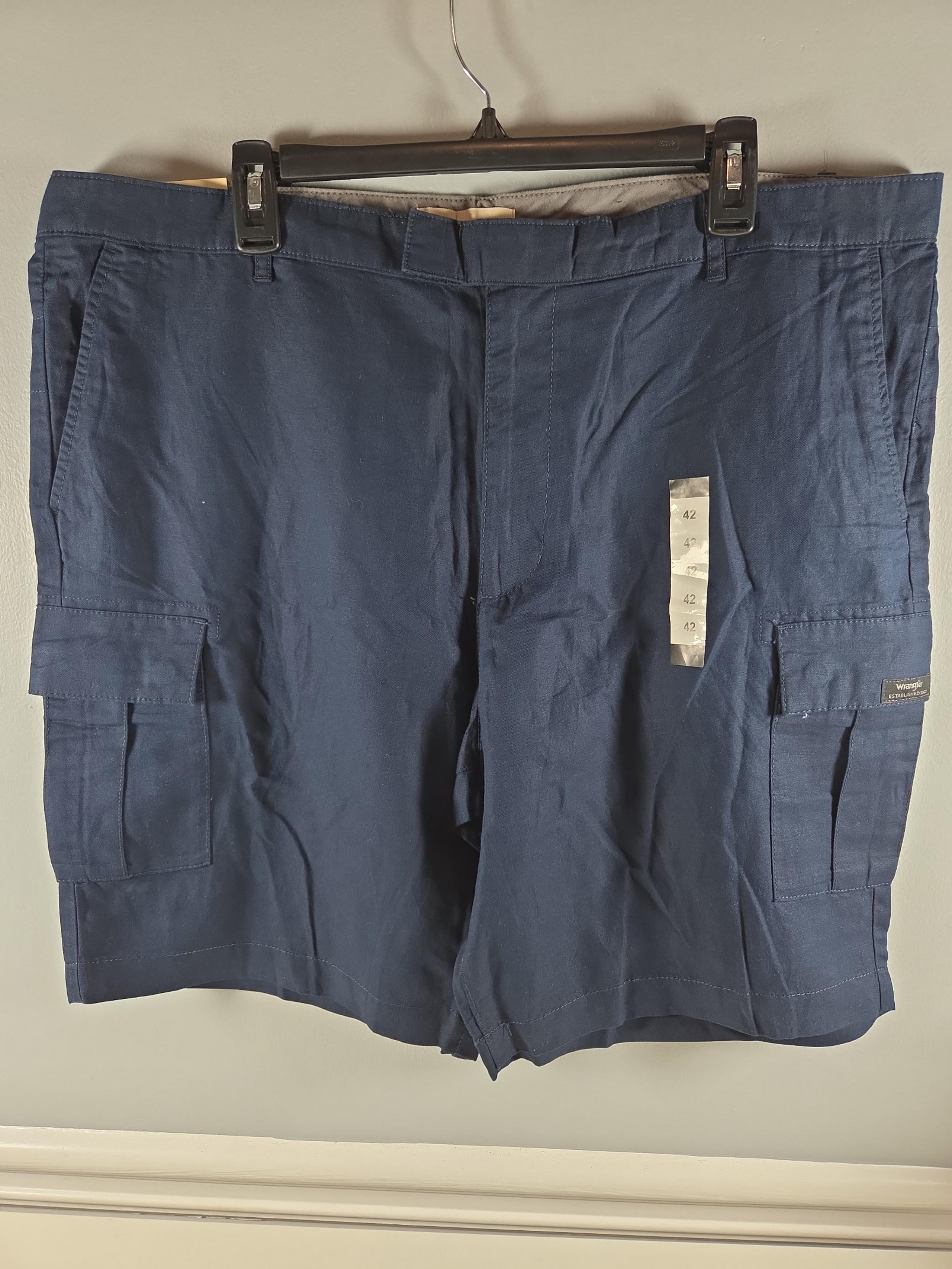 Wrangler Men's Relaxed Fit Casual Shorts Dark Blue 42 NEW!