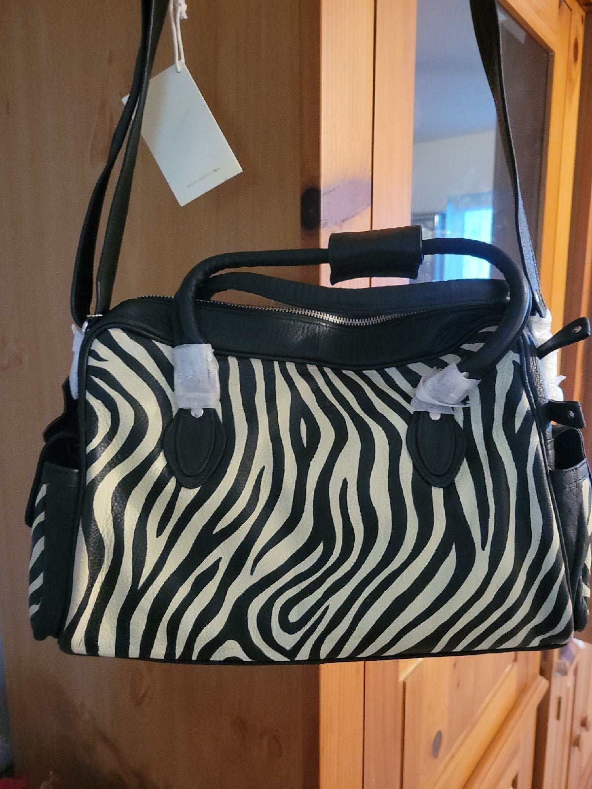Niarvi, from Belgium, high quality, soft handpainted, leather satchel. NWT