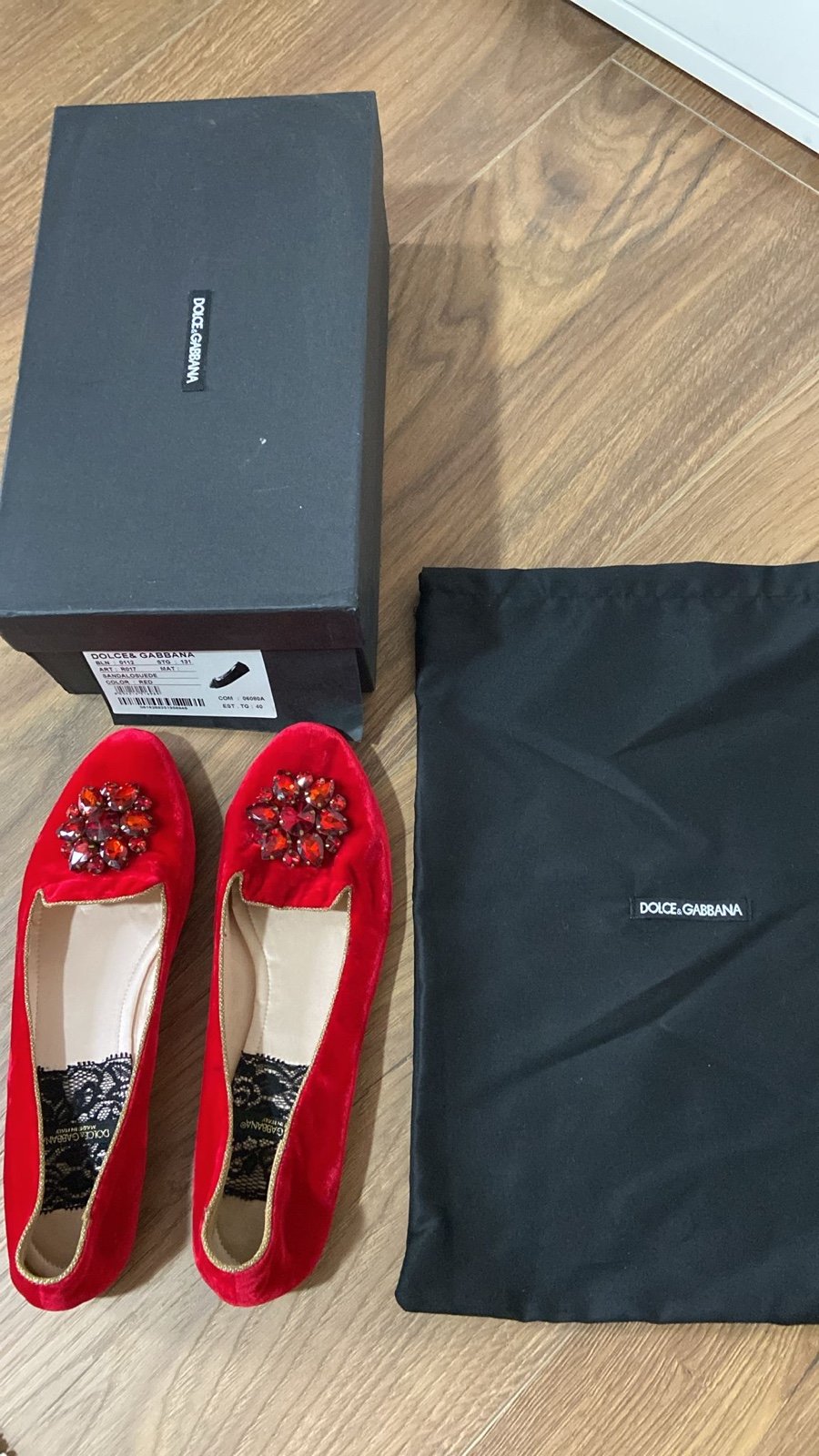 【関税＆送料込み】Dolce & Gabbana Red Flats Leather flats Dolce & Gabbana Red size 38 EU in Leather