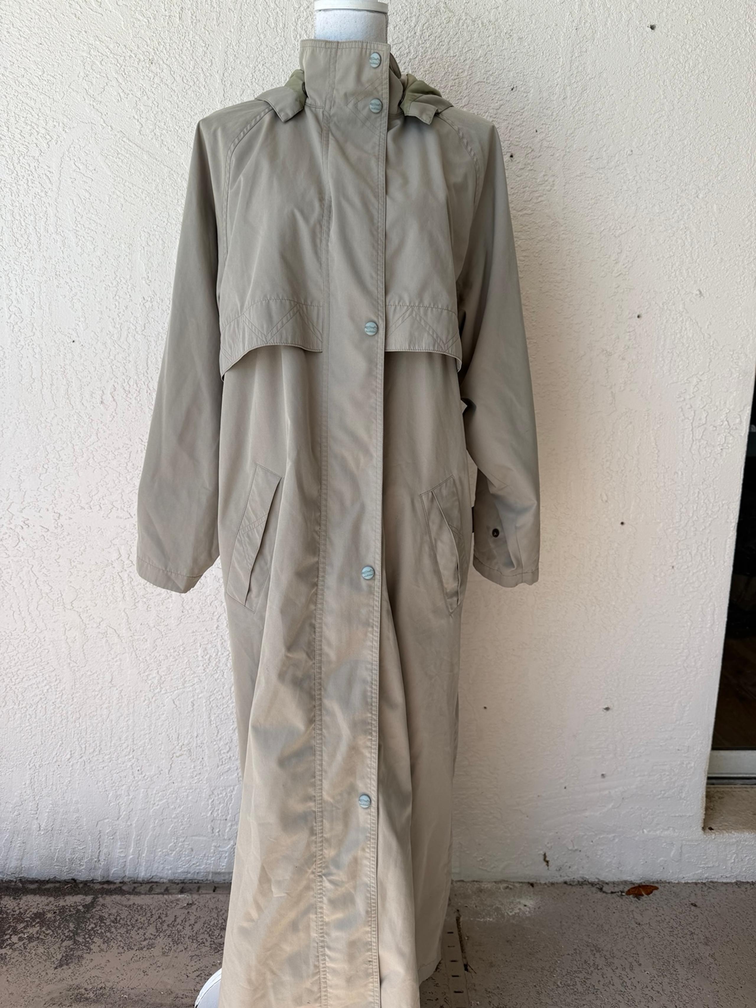 LL Bean Vintage Long Trench Coat w Hood Women’s Large Zip Snap Vent Beige M311