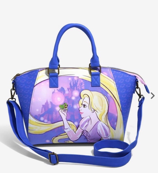 Rapunzel and Pascal are ready to accompany you on your trip to Corona! This Tang