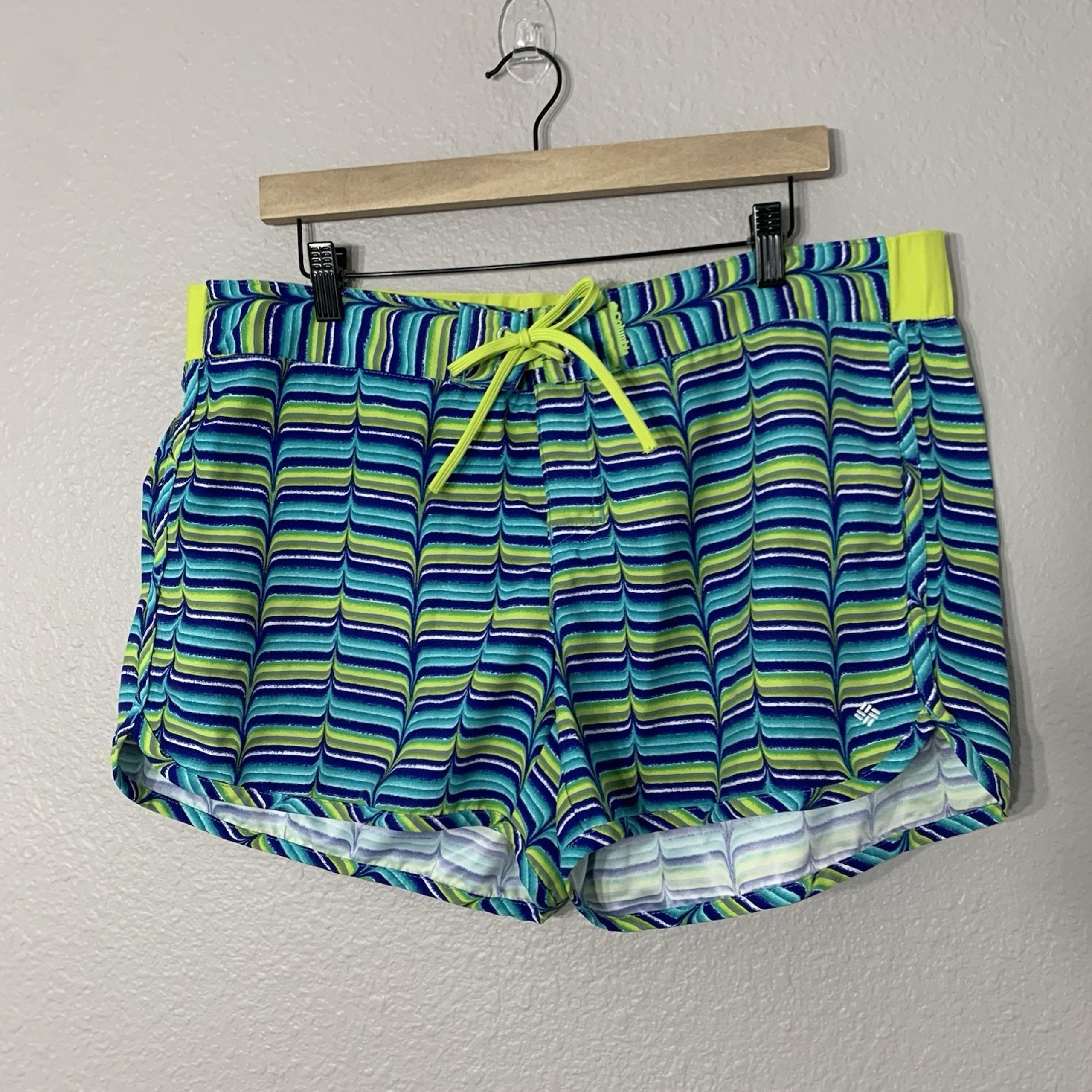 Columbia Women's Striped Pull-On Shorts Size XL Omni-Shield Advanced Repellency