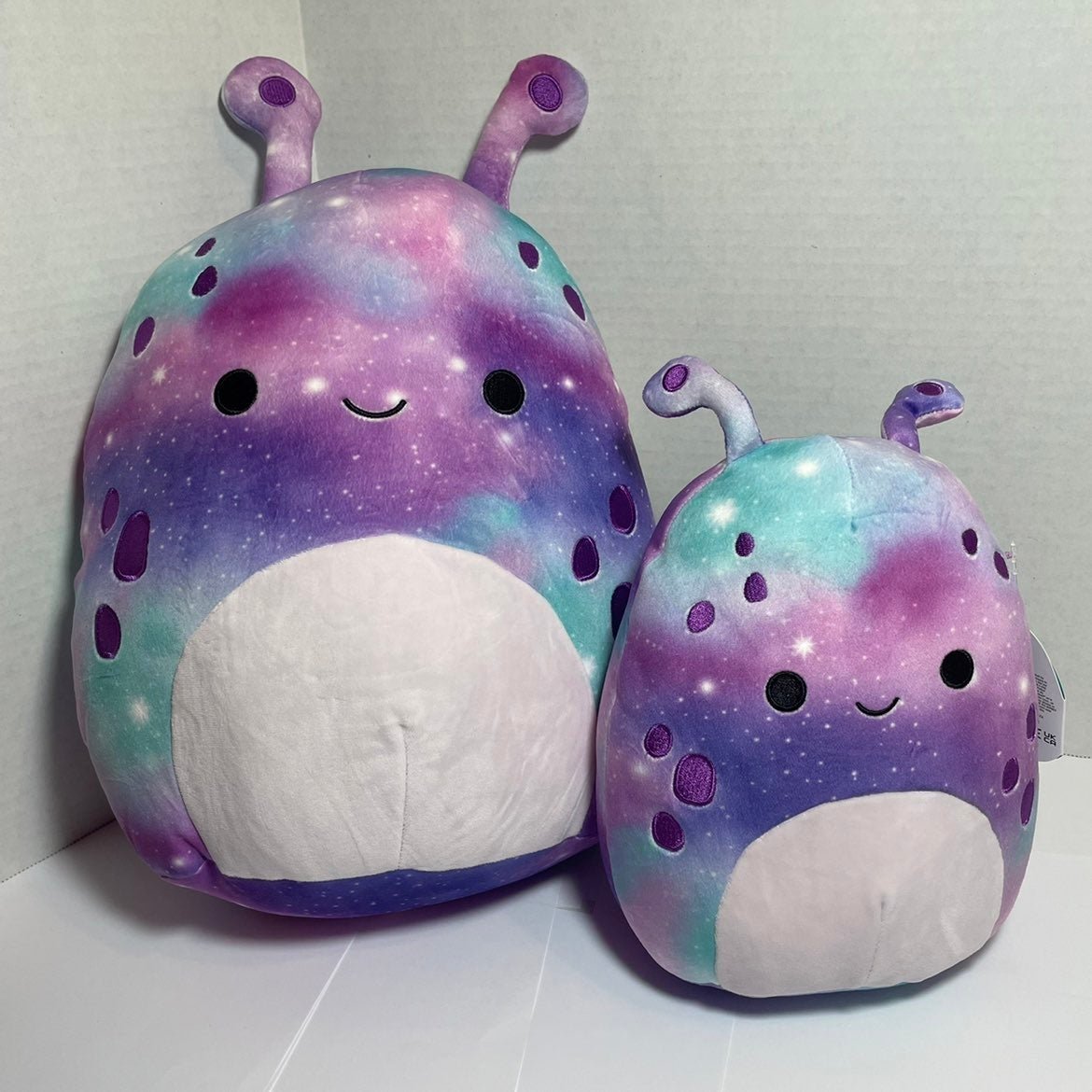 PRICE FIRM! BNWT Aliens Daxxon VHTF LOT OF 2, 12” & 8” SQUISHMALLOWS
