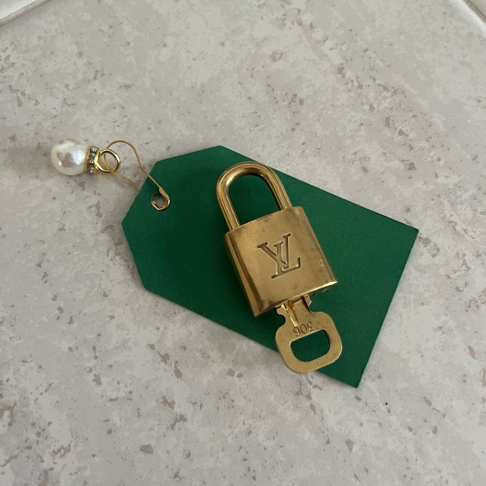PRELOVED Louis Vuitton Padlock & Key Set 306