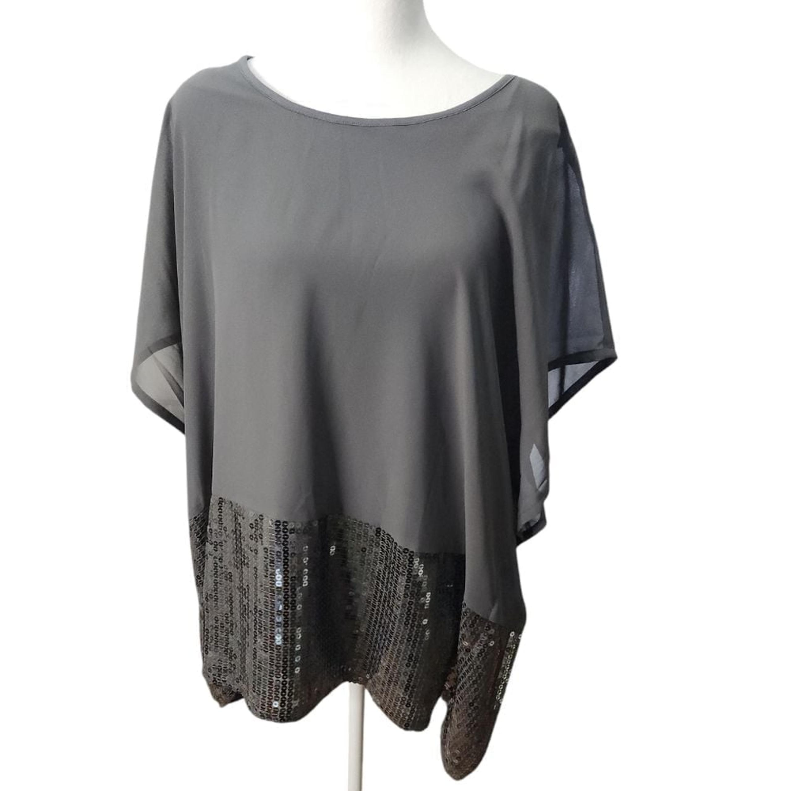 NWT  DG2 Diane Gilman Sequin Chiffon Tiered Gray Poncho Top  Size Small