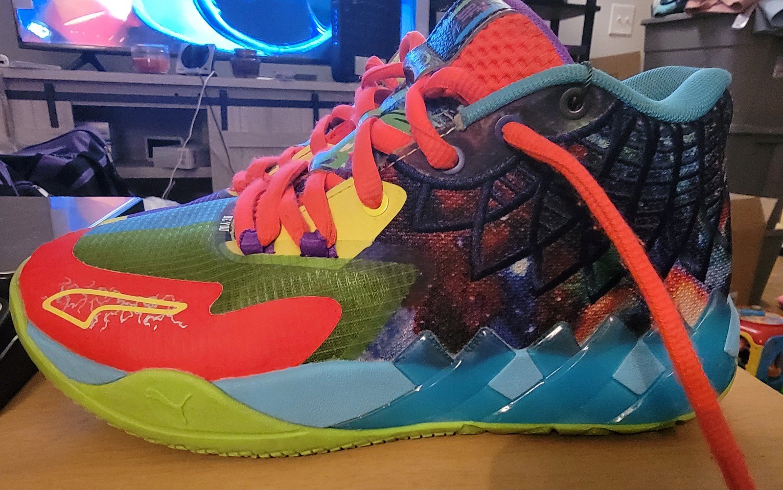 MELO Ball MB.01 Be You Pumas Size 5C