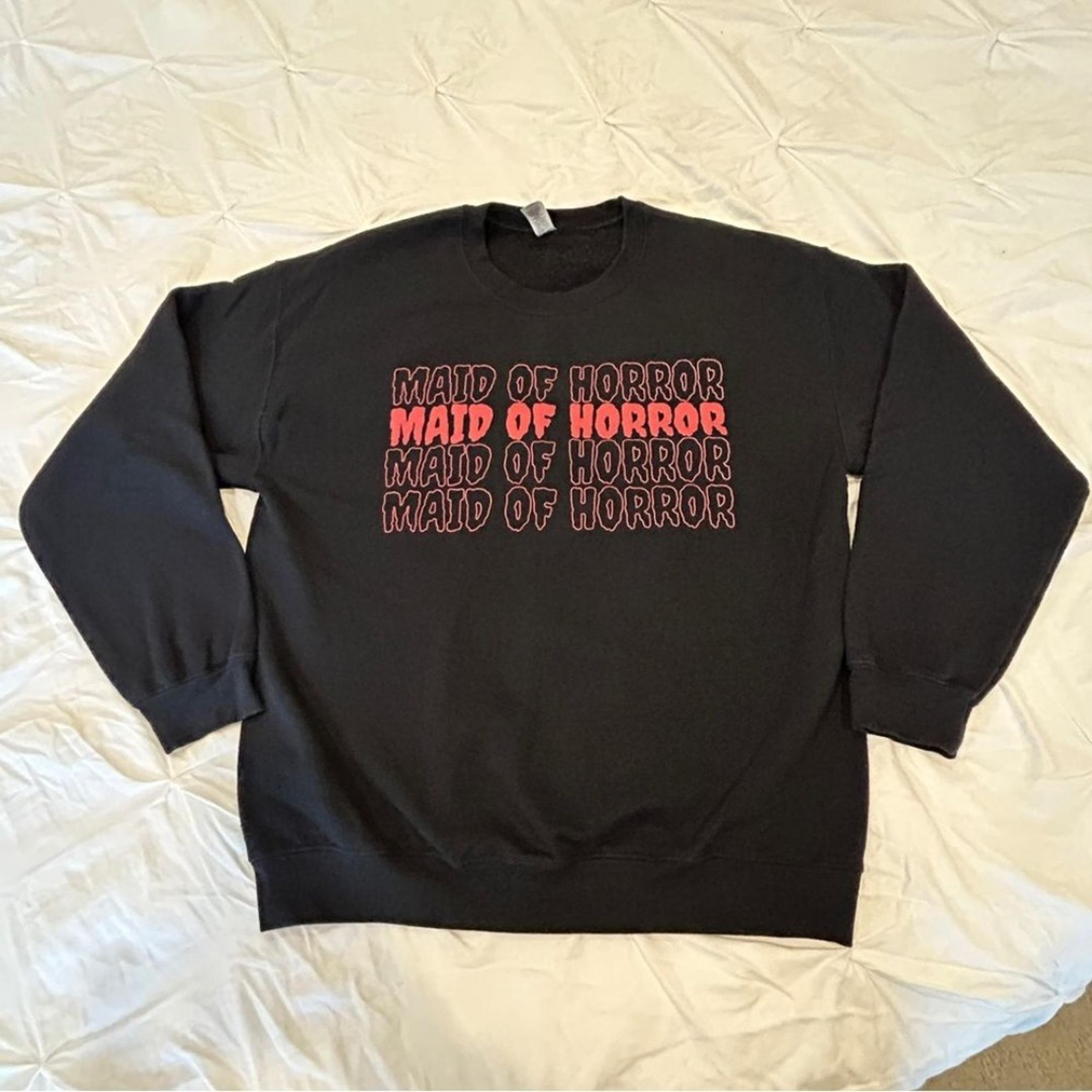 Gildan Heavy Blend Women's Black Pullover Sweater Maid of Horror Print Size L/G