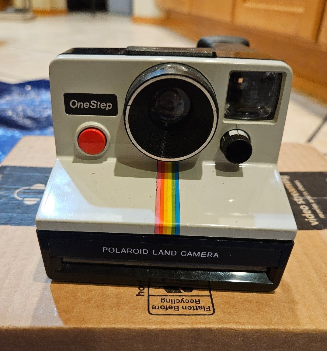 Vintage polarloid 1 Step SX-70 INSTANT CAMERA
