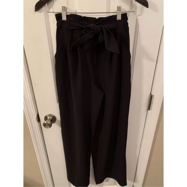 Lululemon black high waisted pants with pockets no size tag fits 0-2