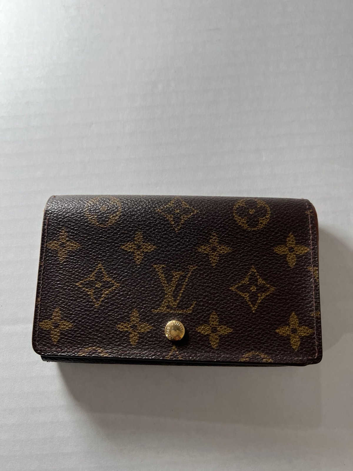 Louis vuitton wallet authentic