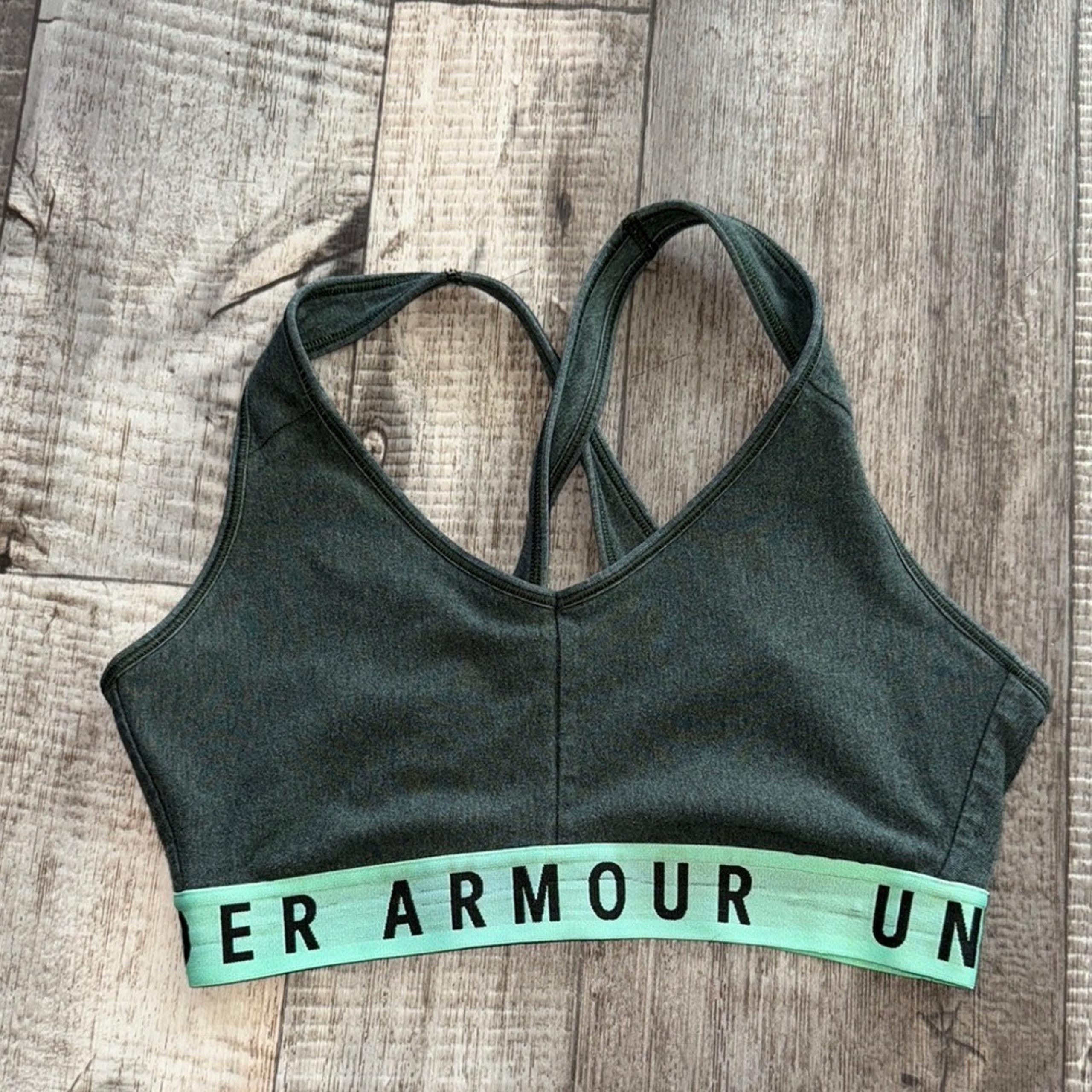 Under Armour Women's  Sports Bra-size M