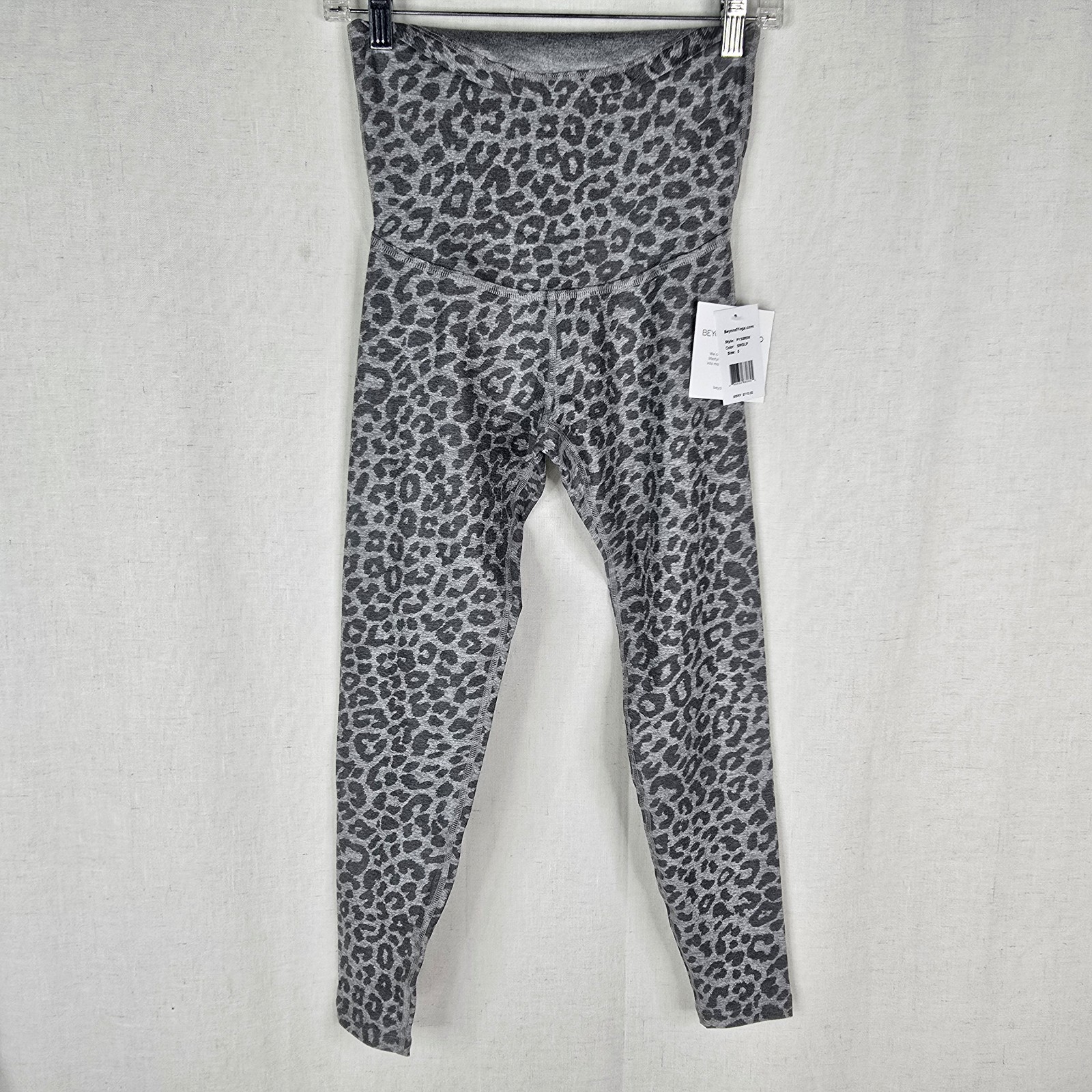 NWT Beyond The Bump Womens Small Beyond Yoga Spacedye Maternity Leggings Leopard