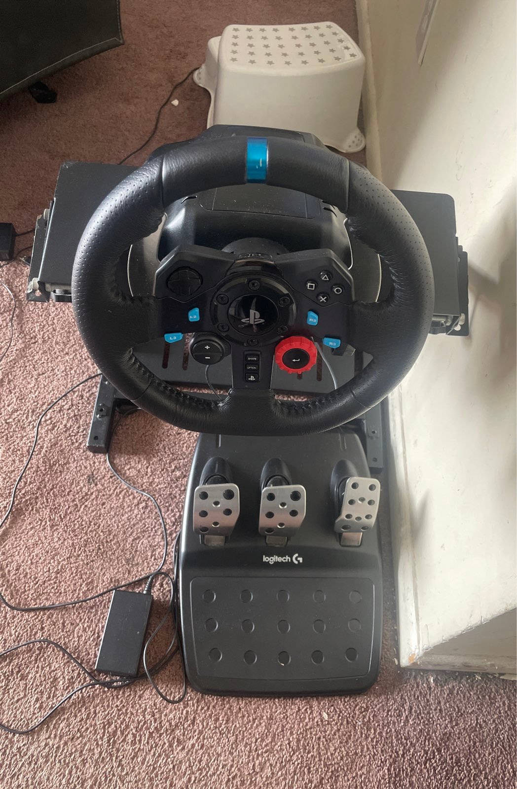 G29 Driving Force Racing Wheel for PlayStation 4