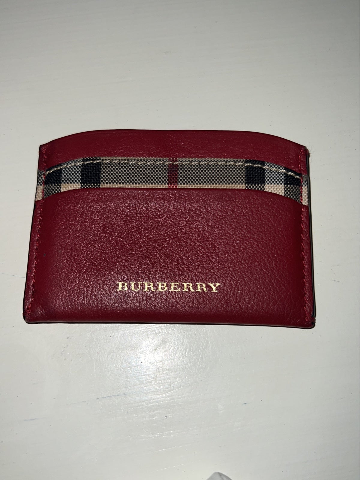 Burberry izzy card case sale