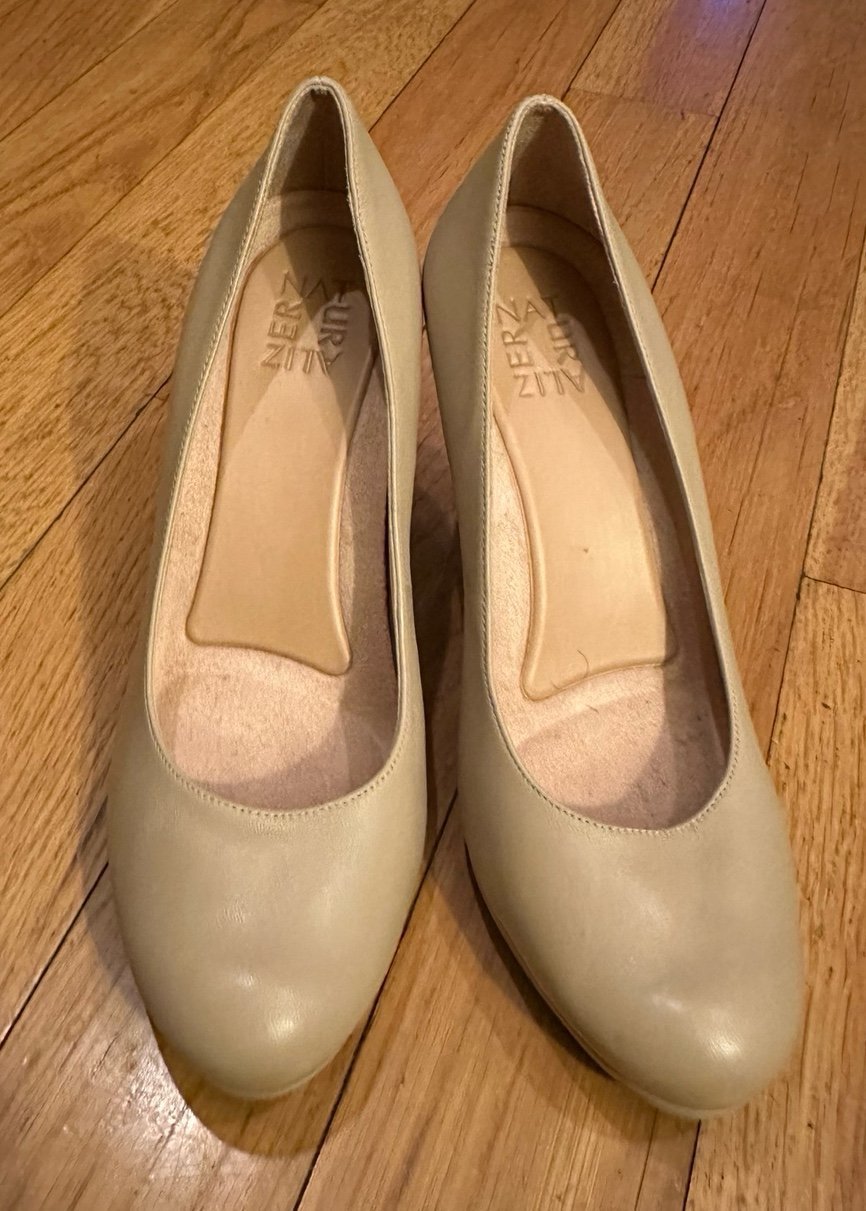 Naturalizer shoes 8.5